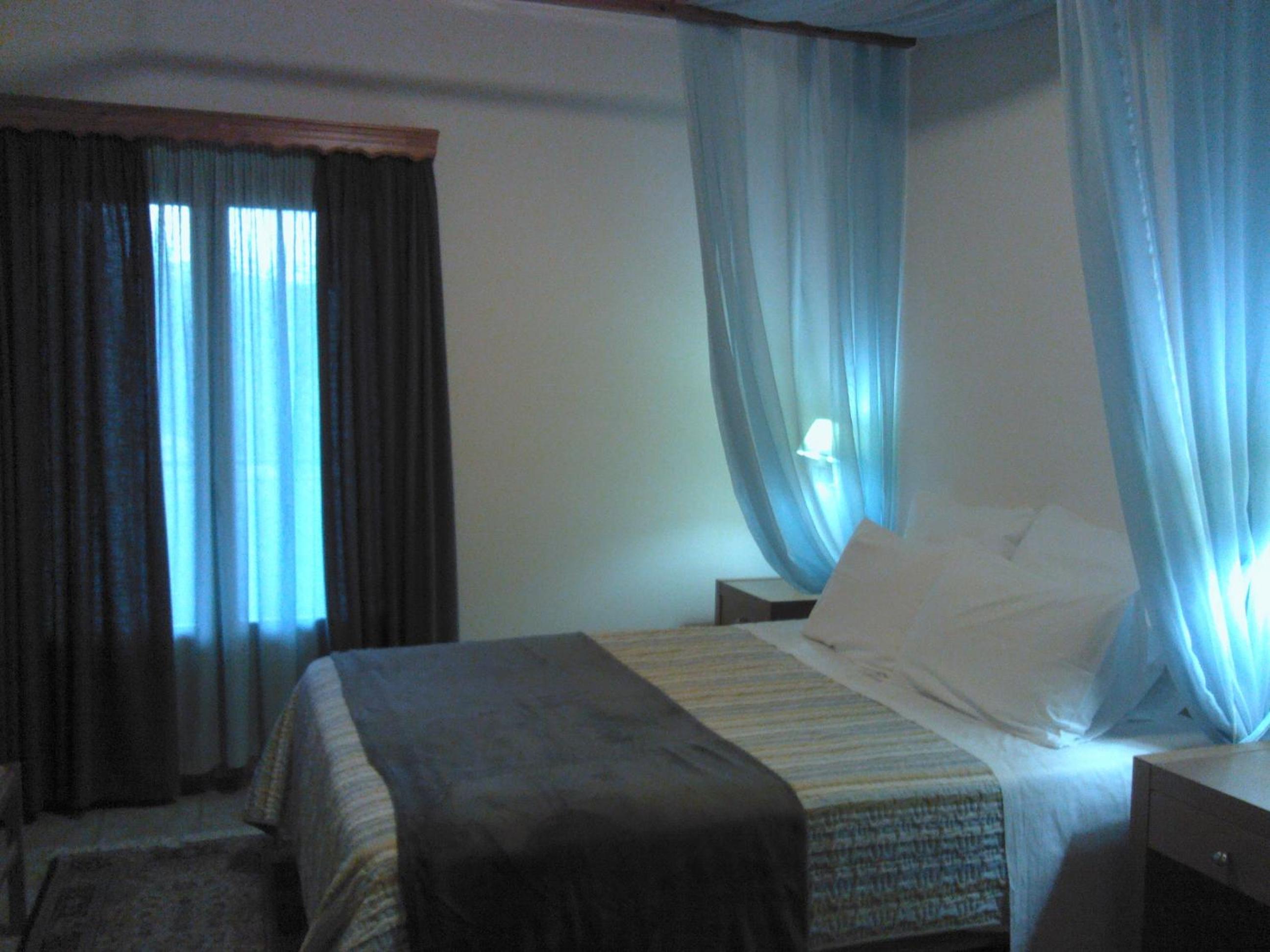 Double Room - Photo 2