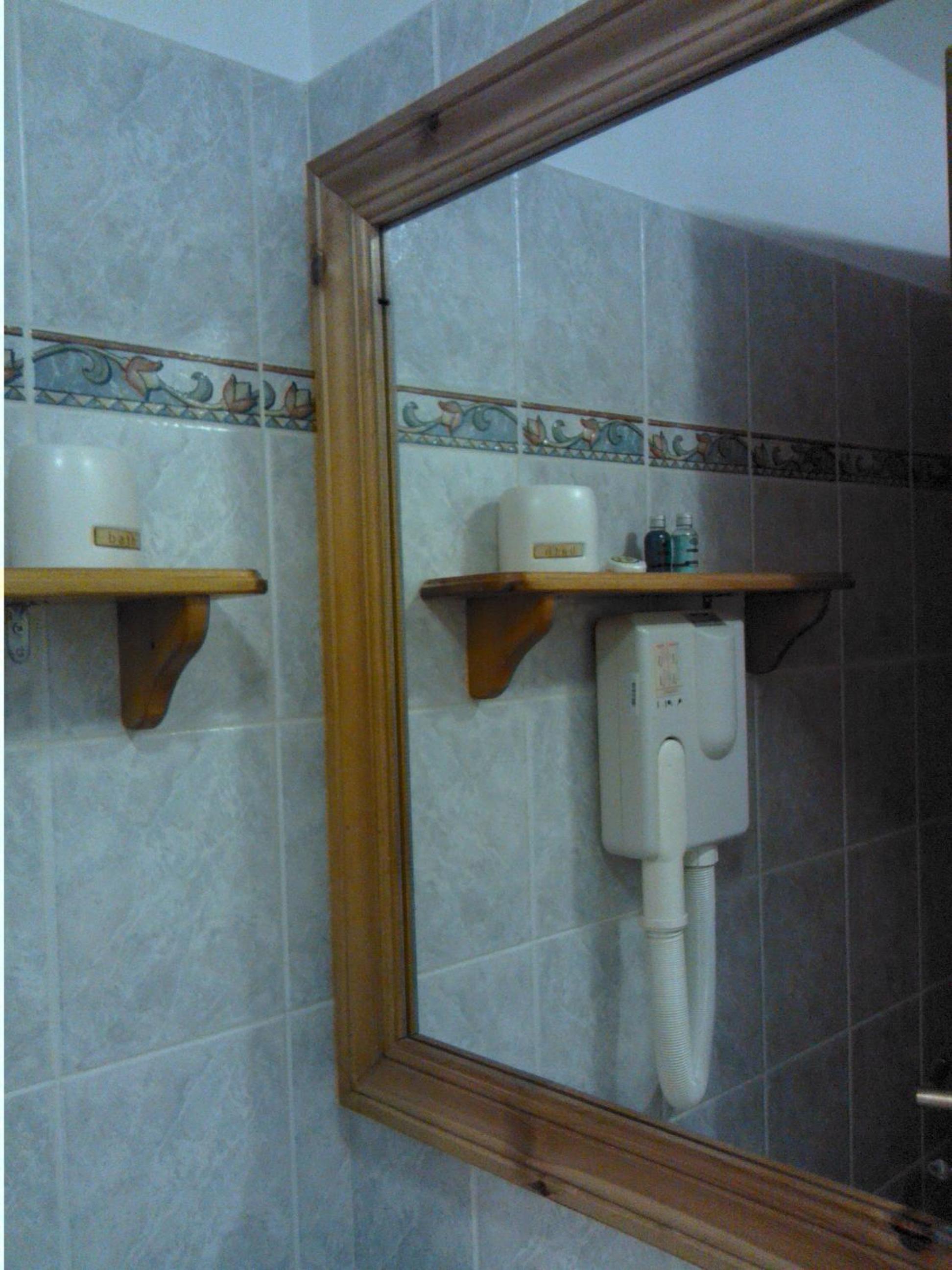 Double Room - Photo 10