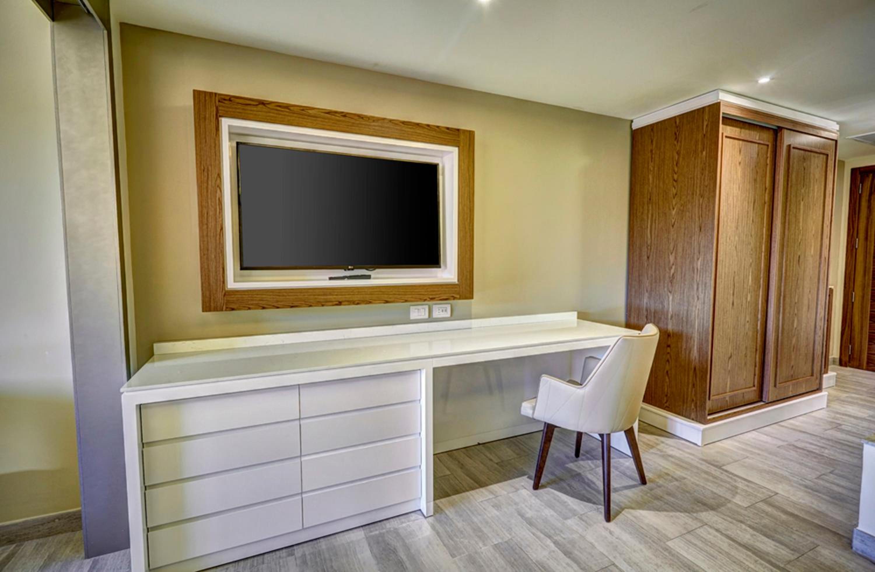 Luxury Family Suite