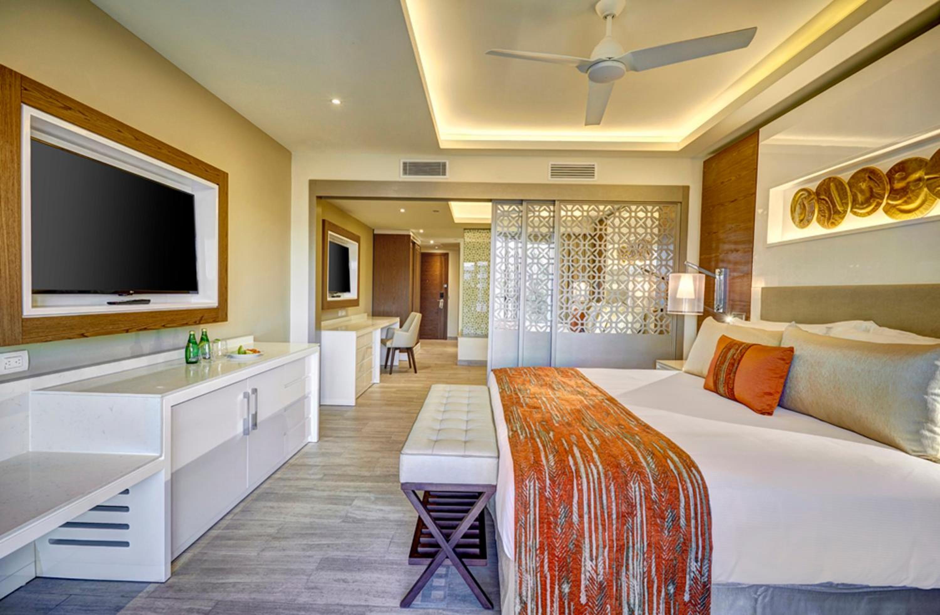 Luxury Family Suite Ocean View Diamond Club
