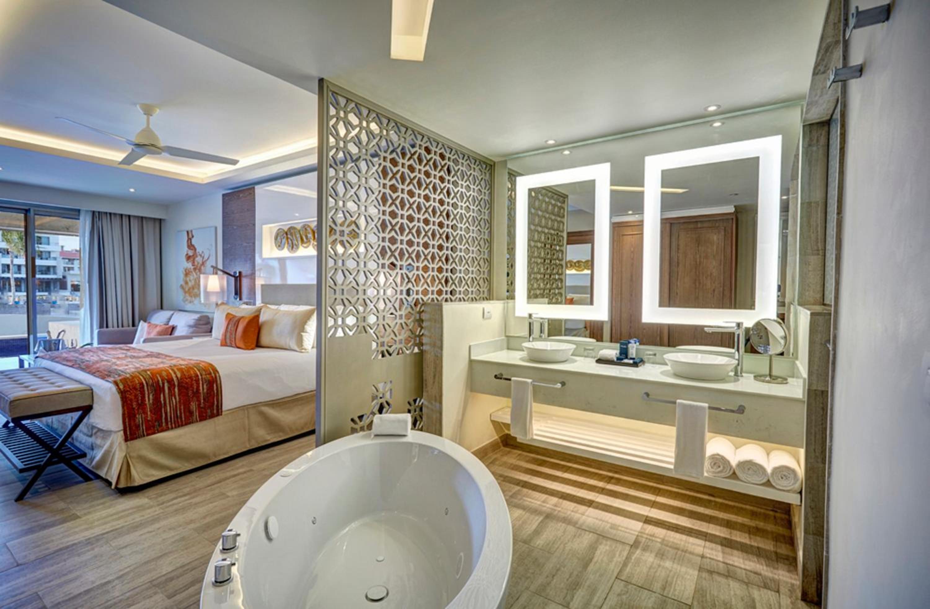 Luxury Junior Suite Swim Out