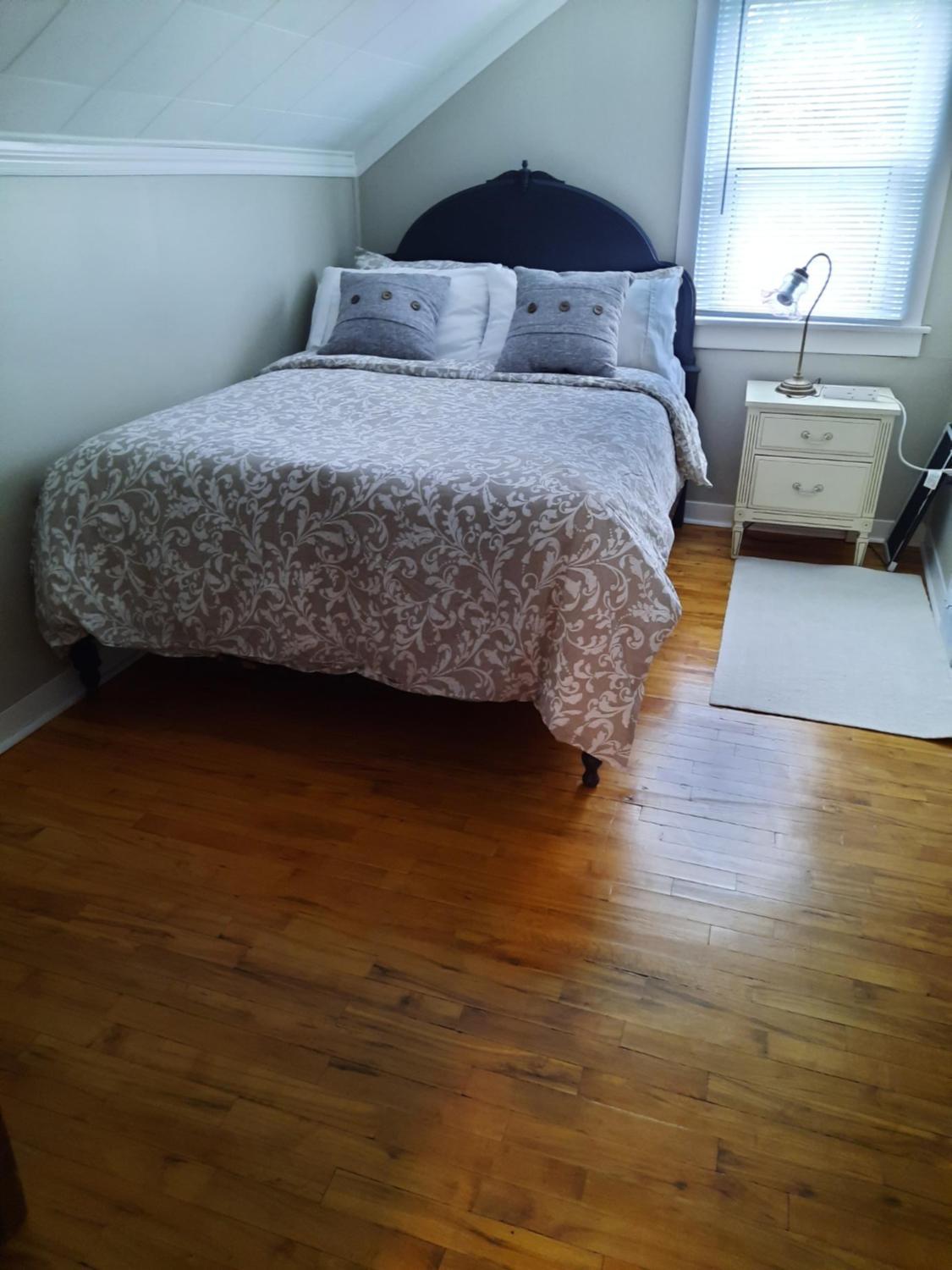 Two-Bedroom Apartment - Photo 8