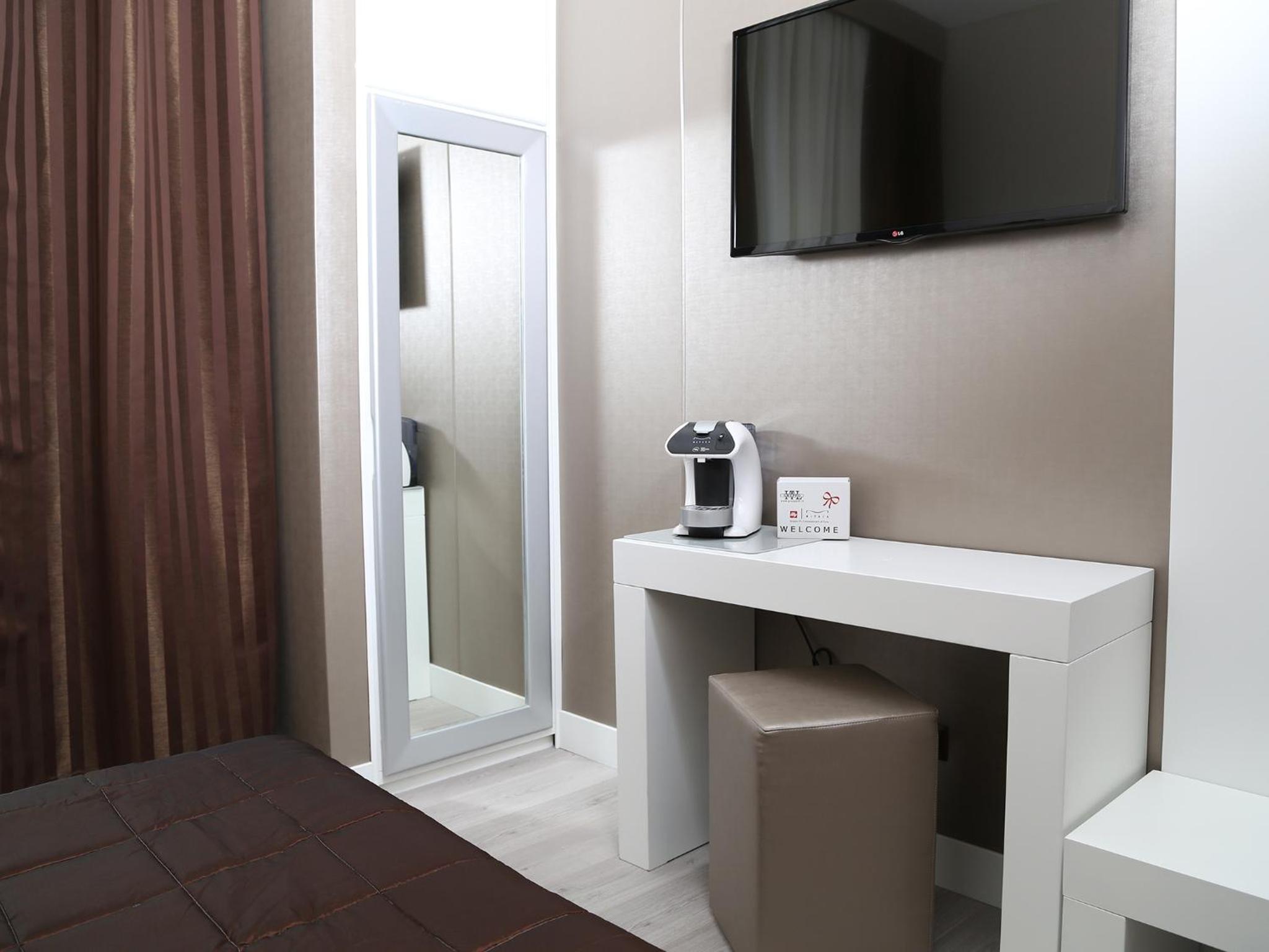 Budget Double Room photo 3
