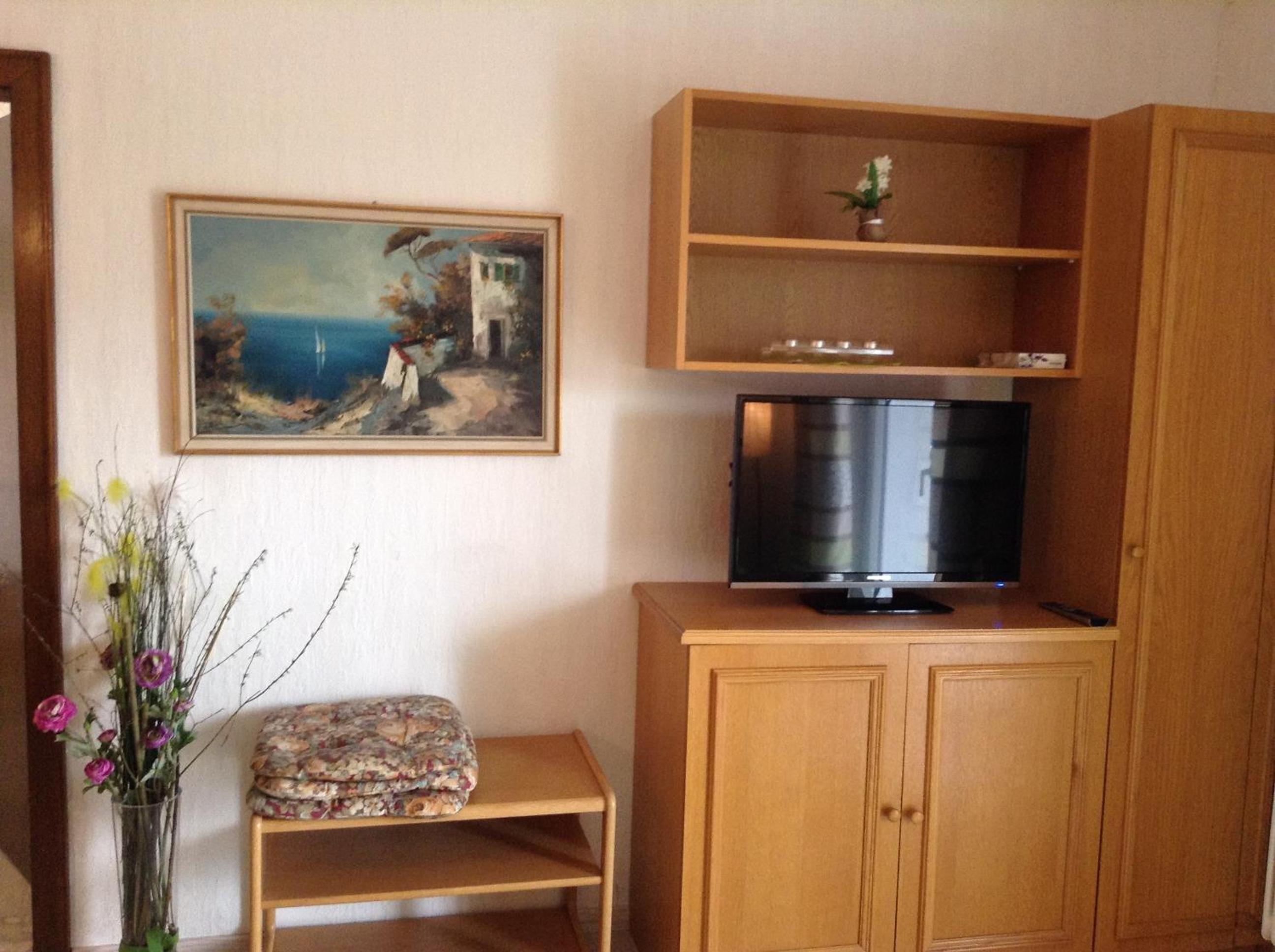 One-Bedroom Apartment with Terrace photo 3