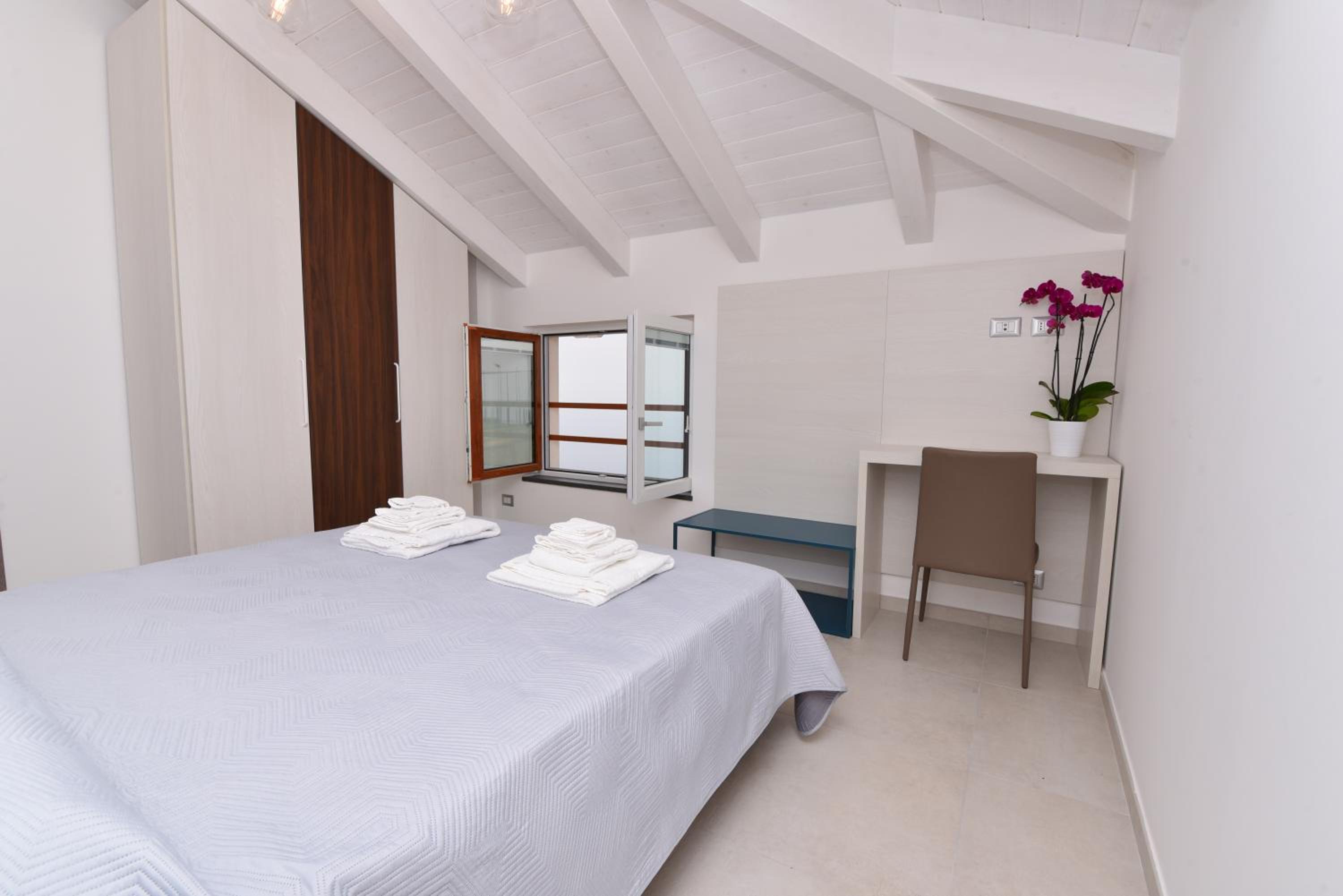 One-Bedroom Apartment - Photo 10