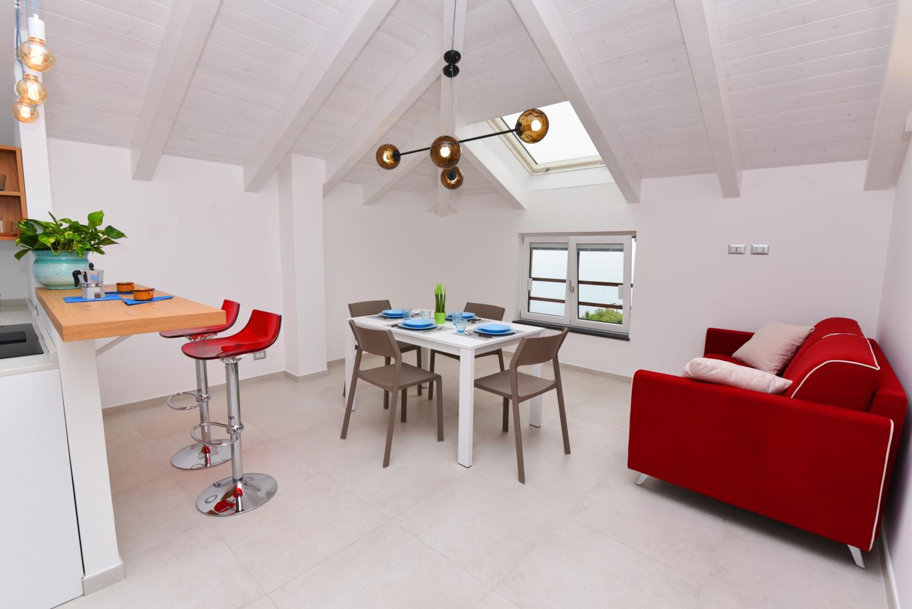 One-Bedroom Apartment - Photo 32