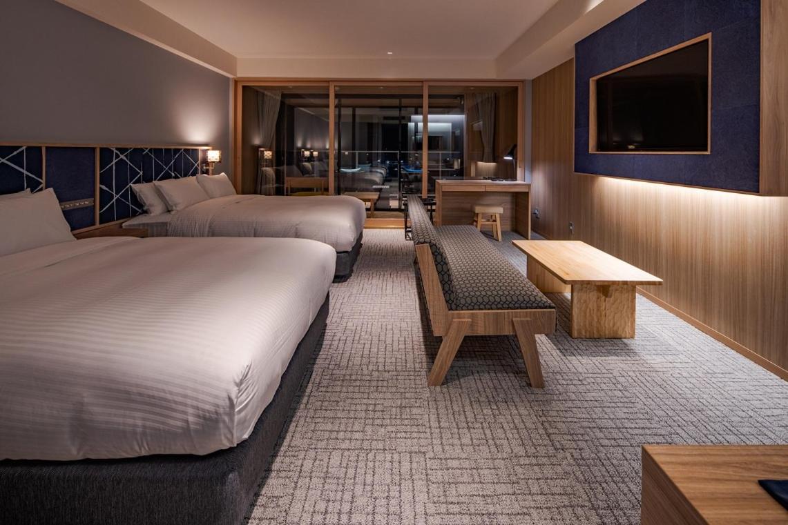 Deluxe Twin Room with Sea View - Photo 5