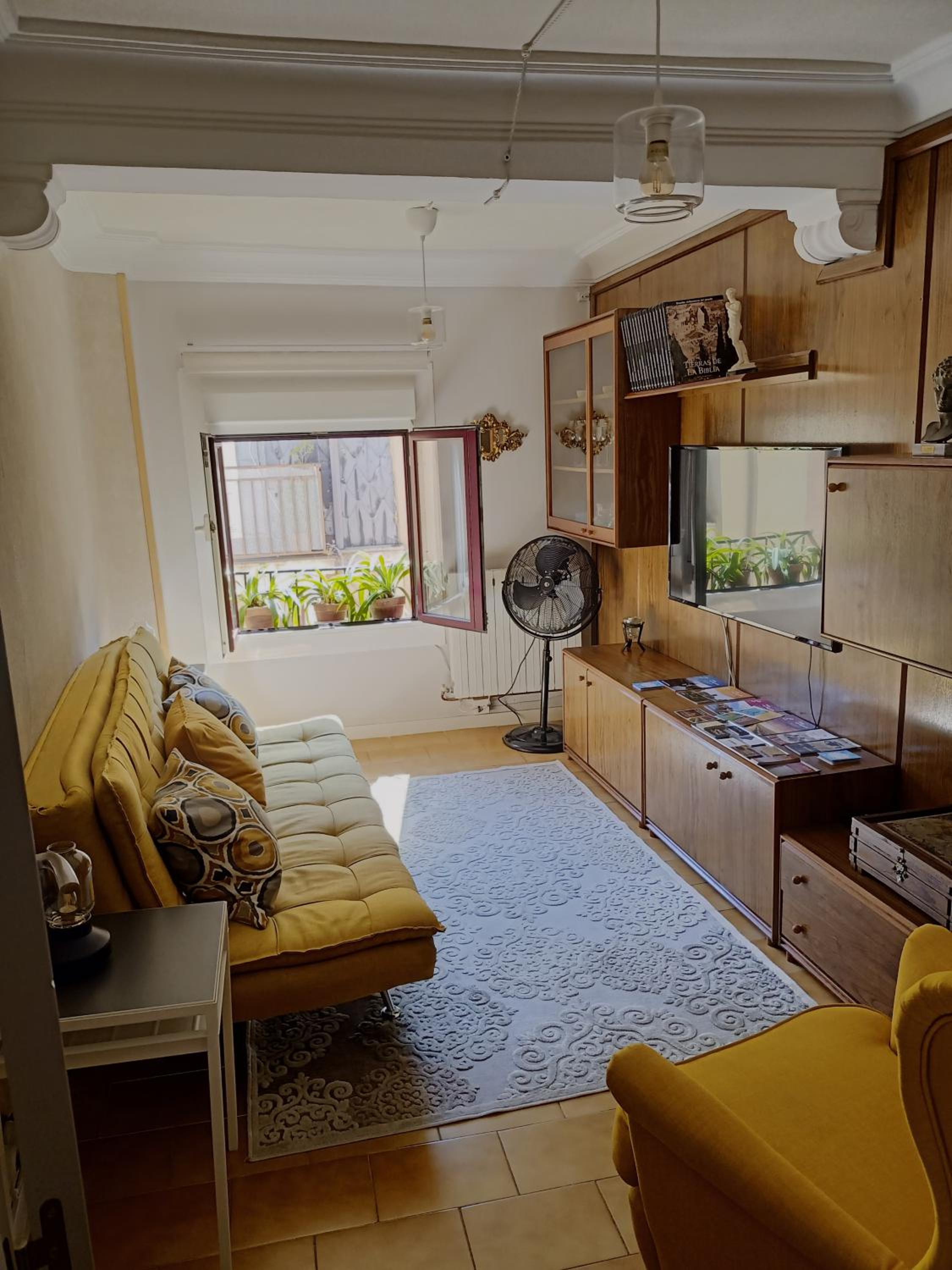 Two-Bedroom Apartment - Photo 2