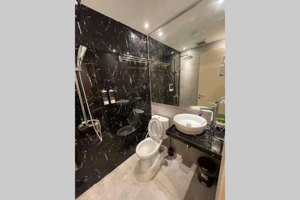 One-Bedroom Apartment - Photo 20