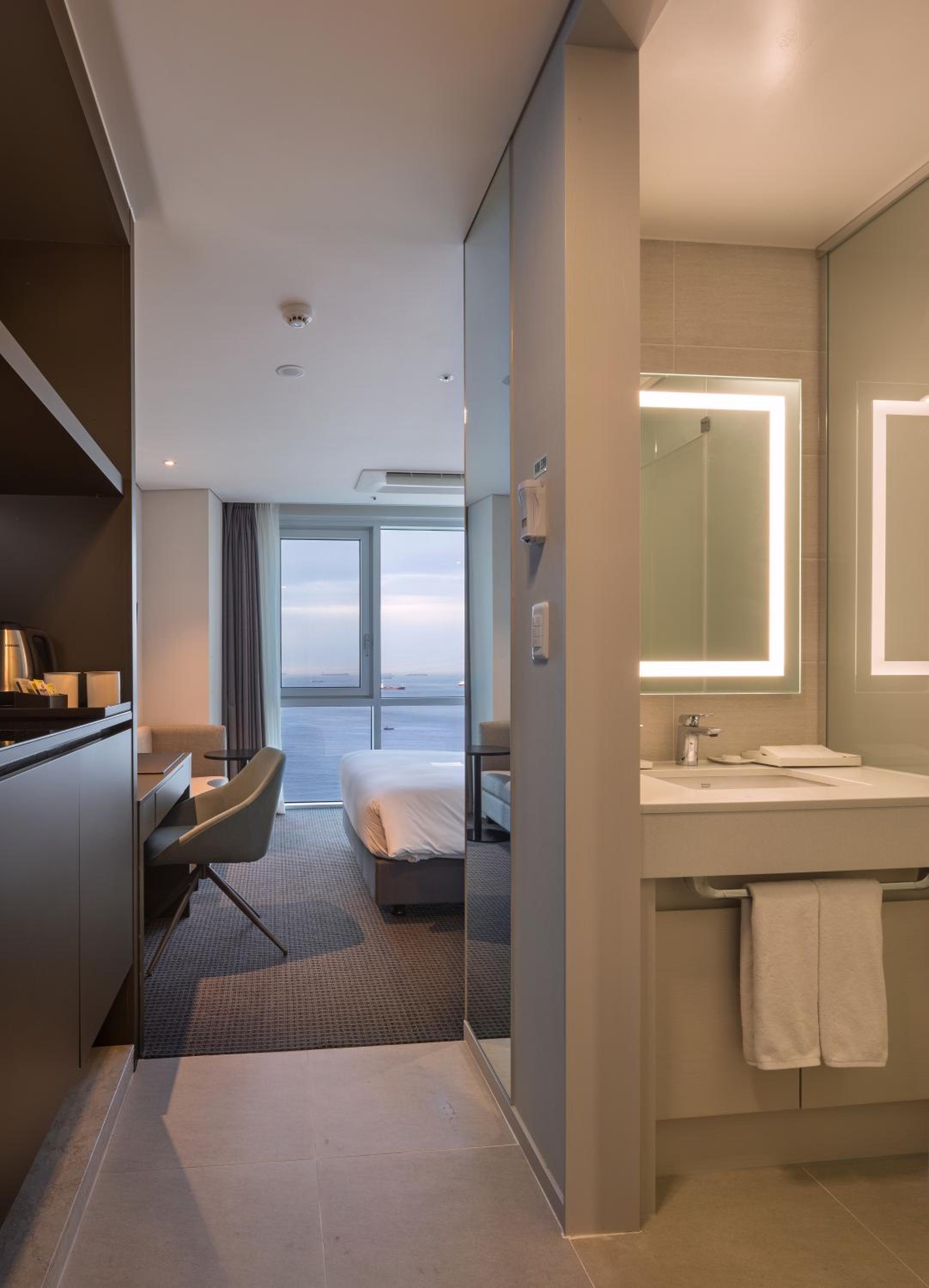 Superior Queen Room with Sea View - Photo 2