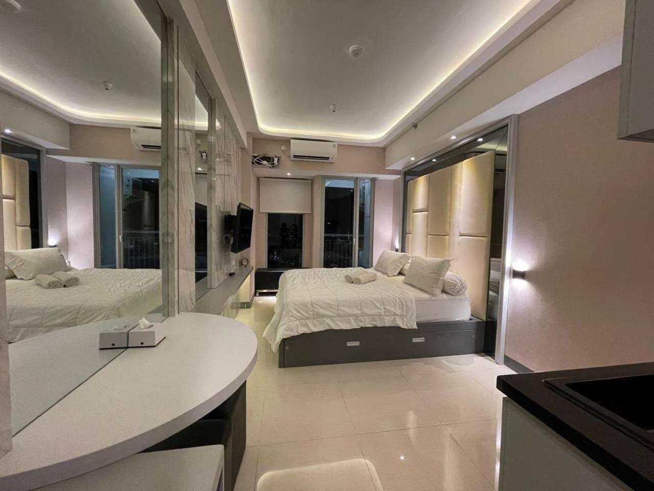One-Bedroom Apartment - Photo 1