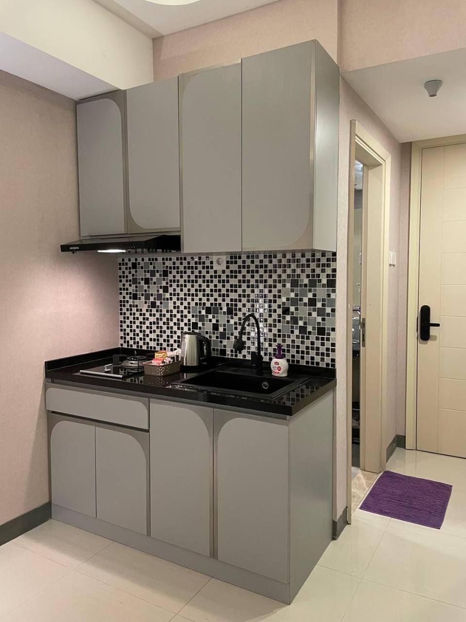 One-Bedroom Apartment - Photo 9