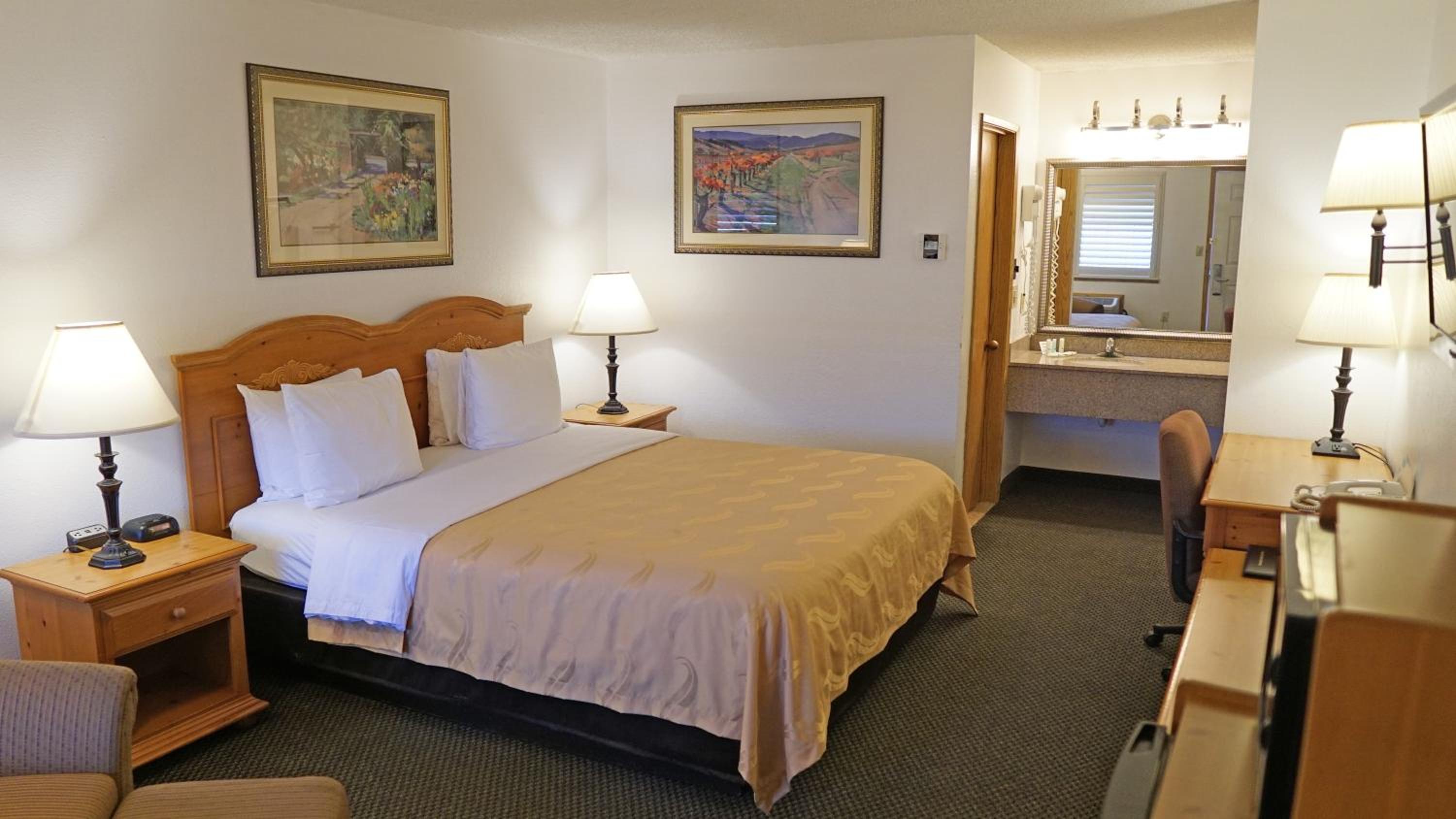 King Room - Non Smoking - Photo 2