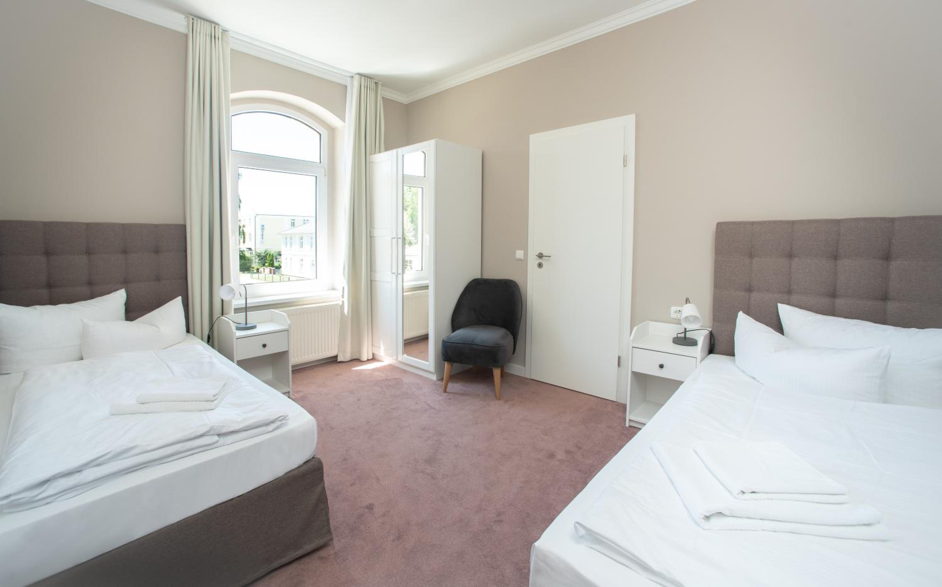Large Two-Bedroom Apartment with Balcony or Terrace  photo 1