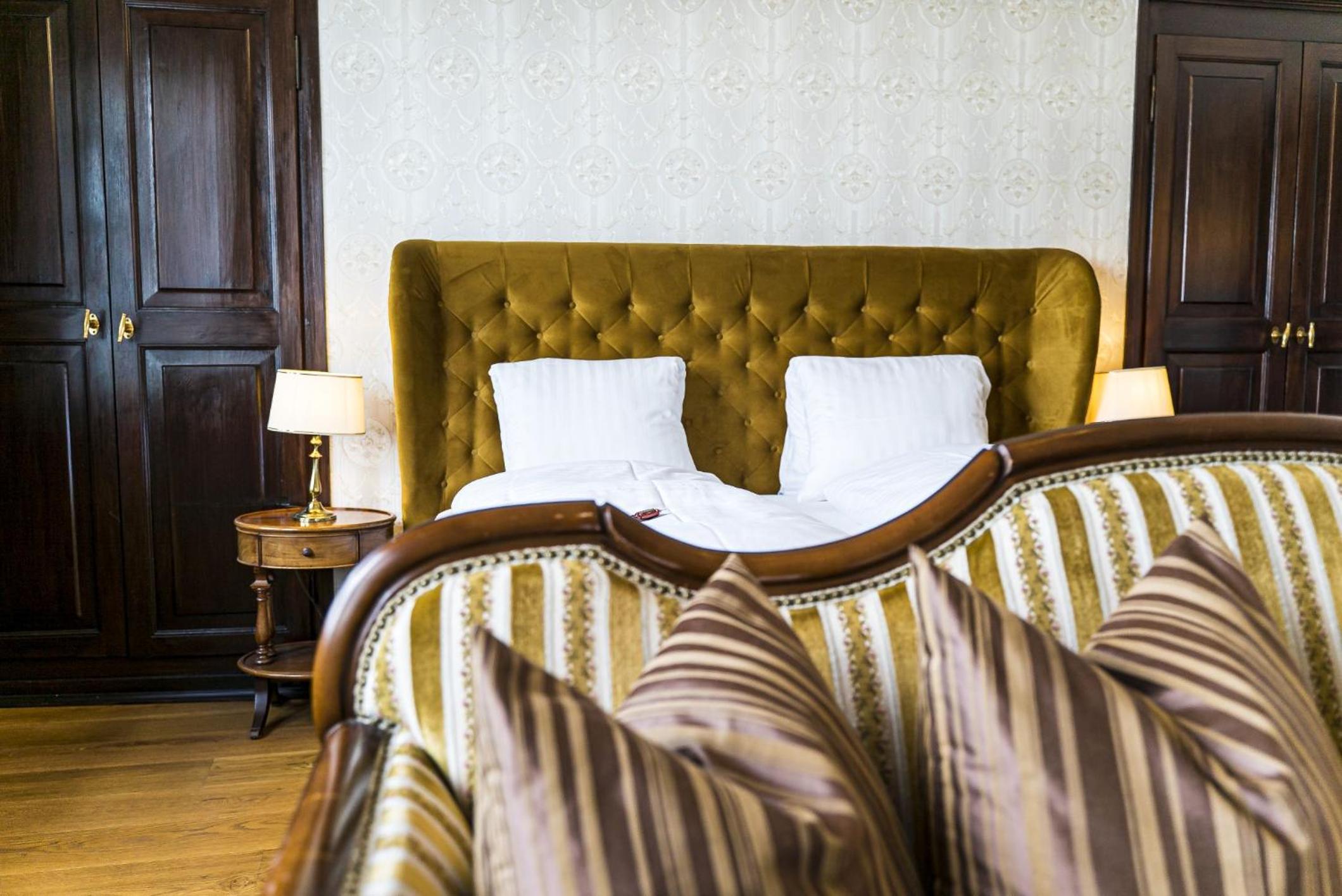 Suite with Lake View - Photo 11