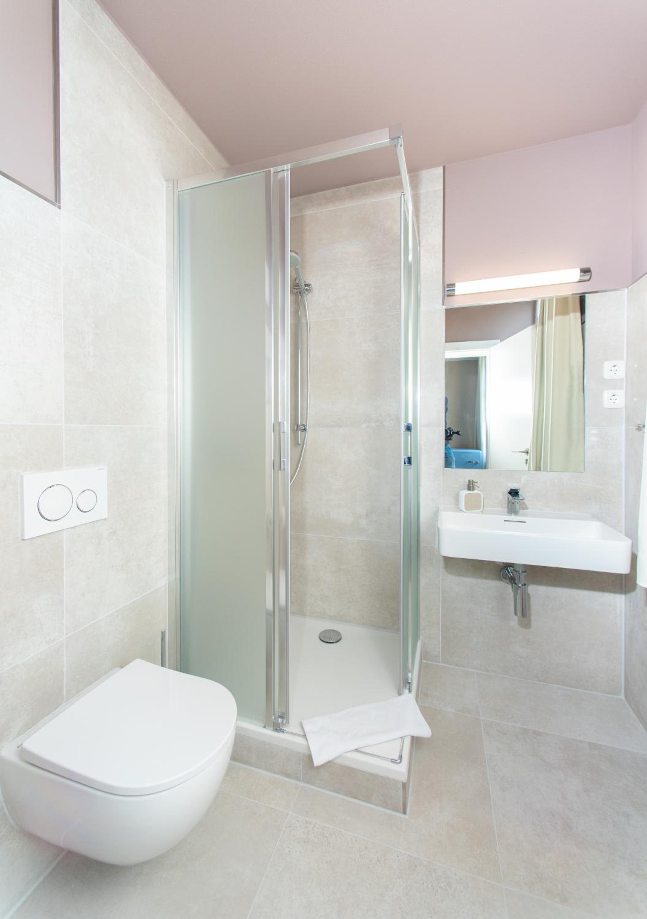 Double Room (without Kitchenette) photo 3