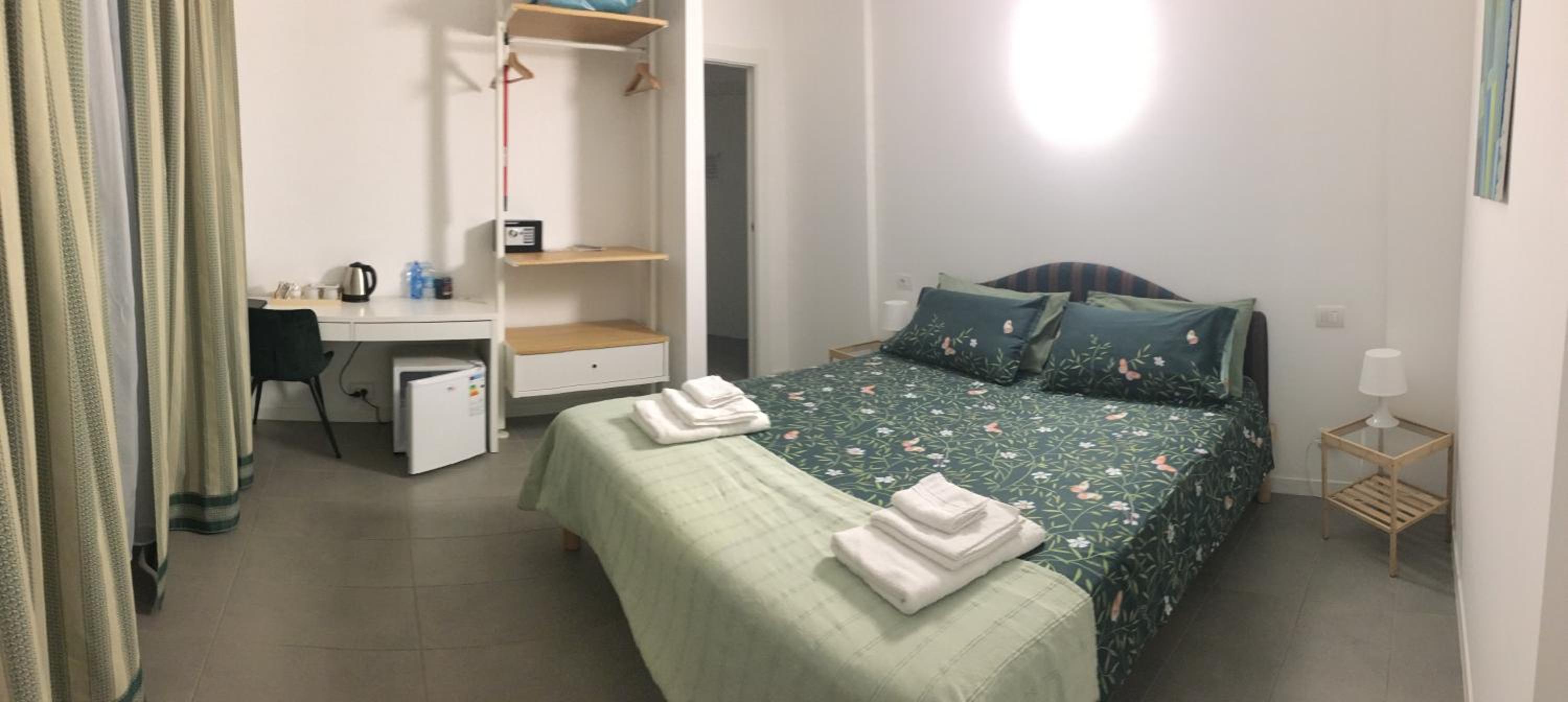 Double Room with Private Bathroom - Photo 7