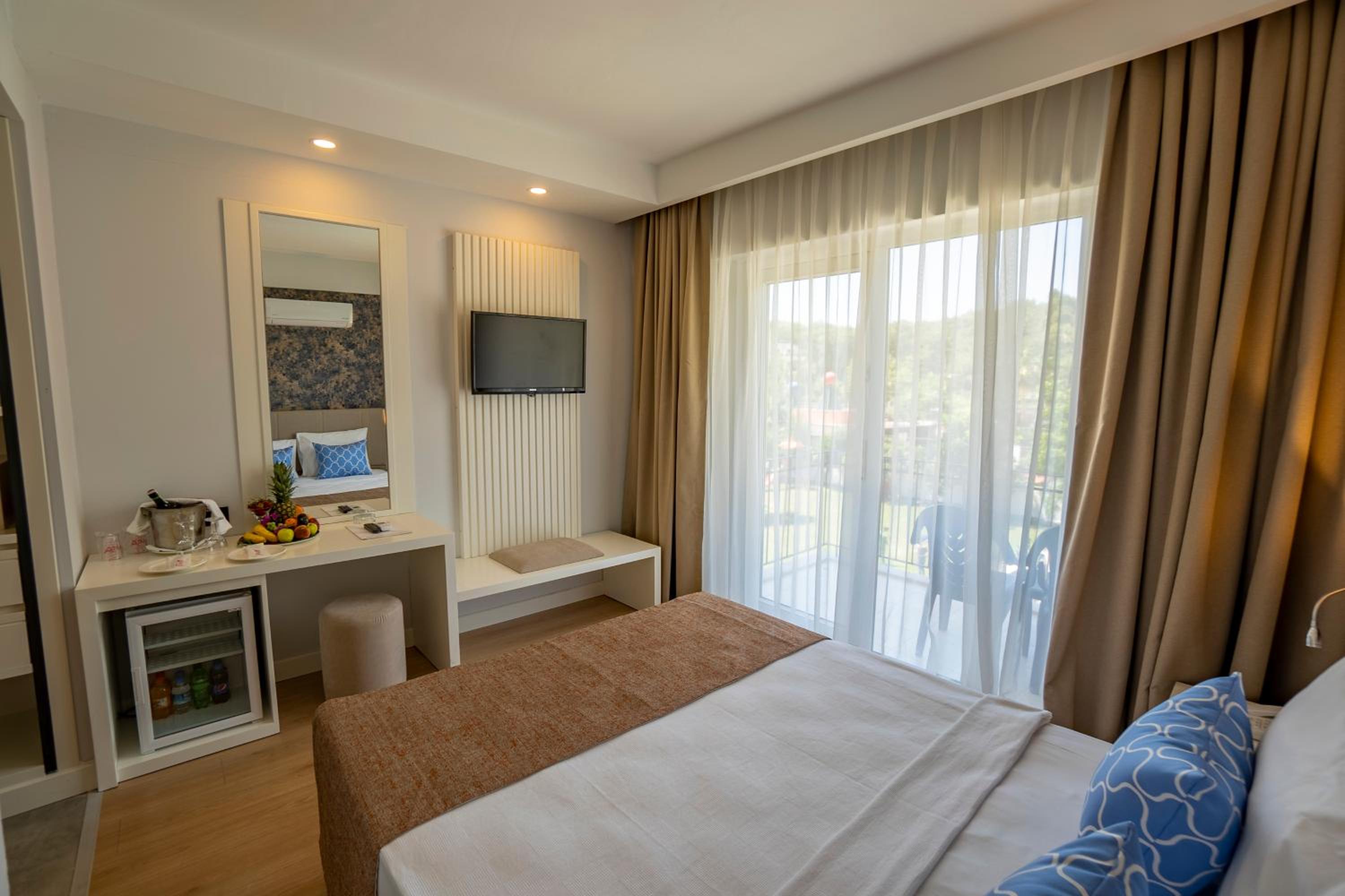 Standard Double Room - Photo 3
