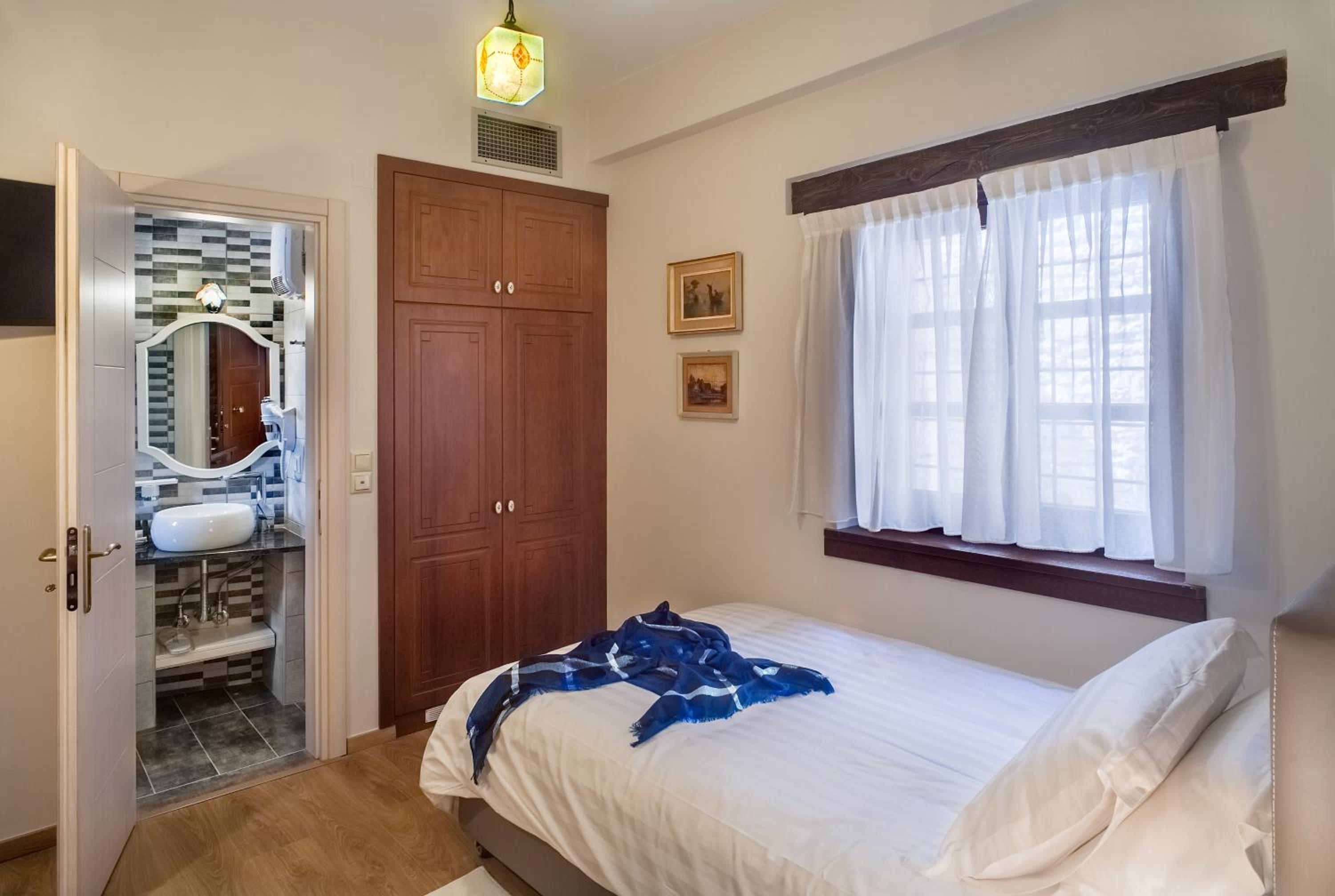Standard Single Room photo 3