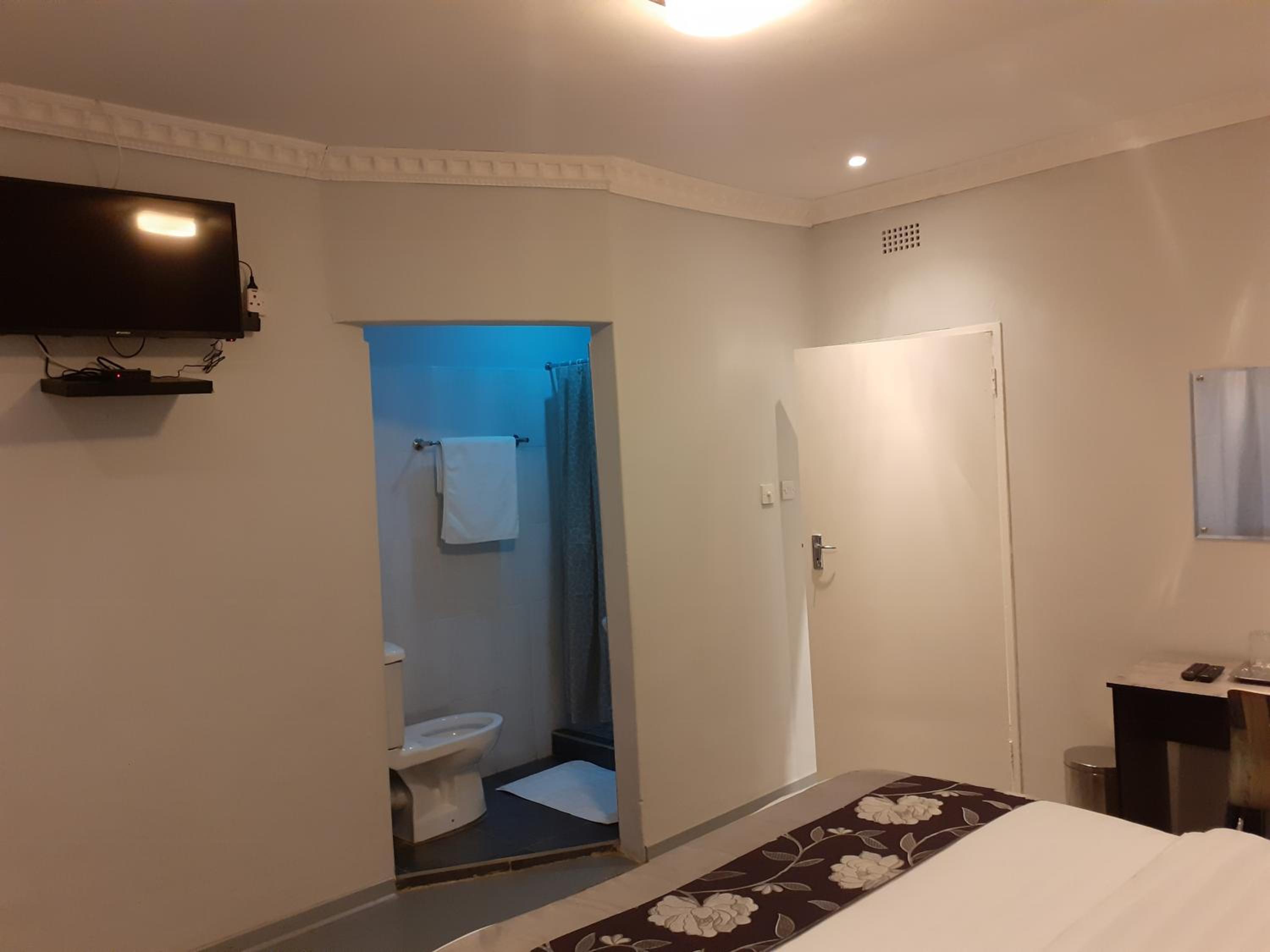 Standard Double Room photo 2