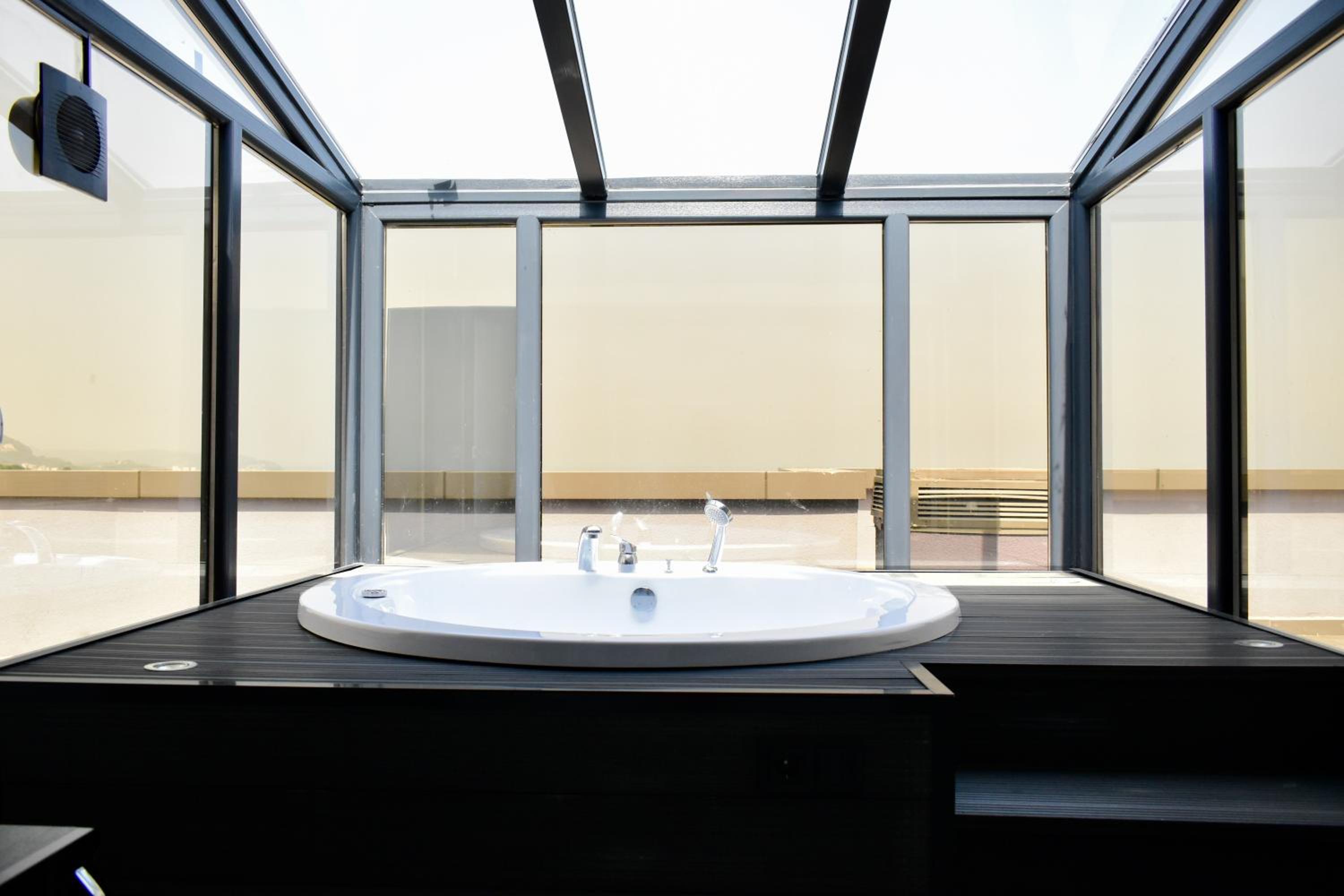 Suite with Hot Tub - Photo 1