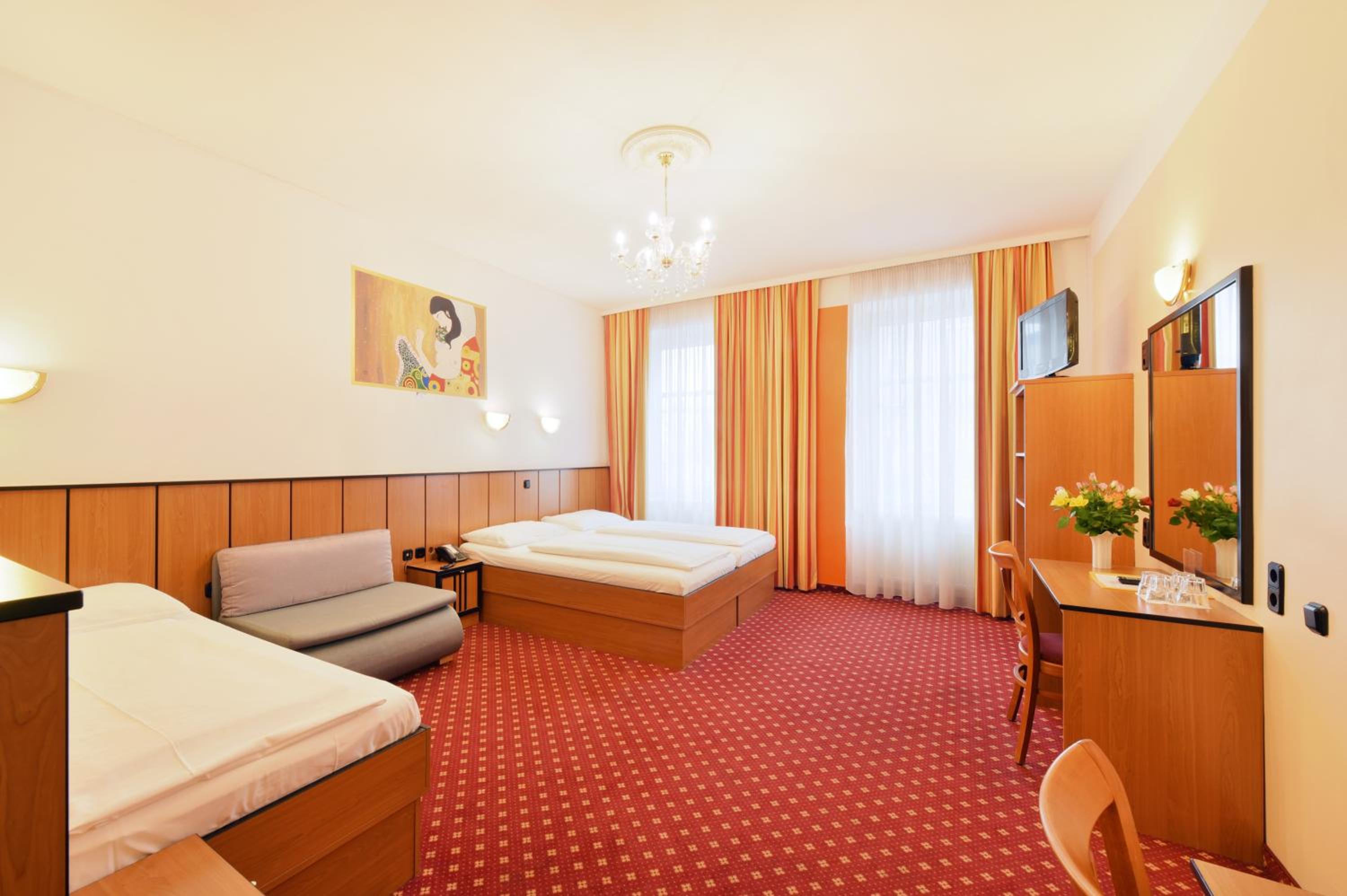 Triple Room