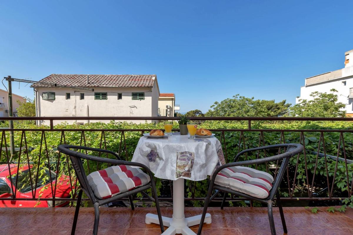 Three-Bedroom Apartment with Terrace