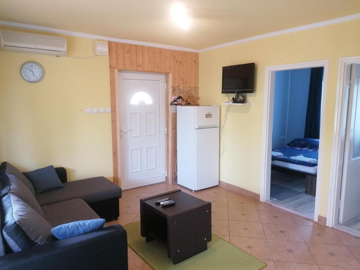 Two-Bedroom House photo 2