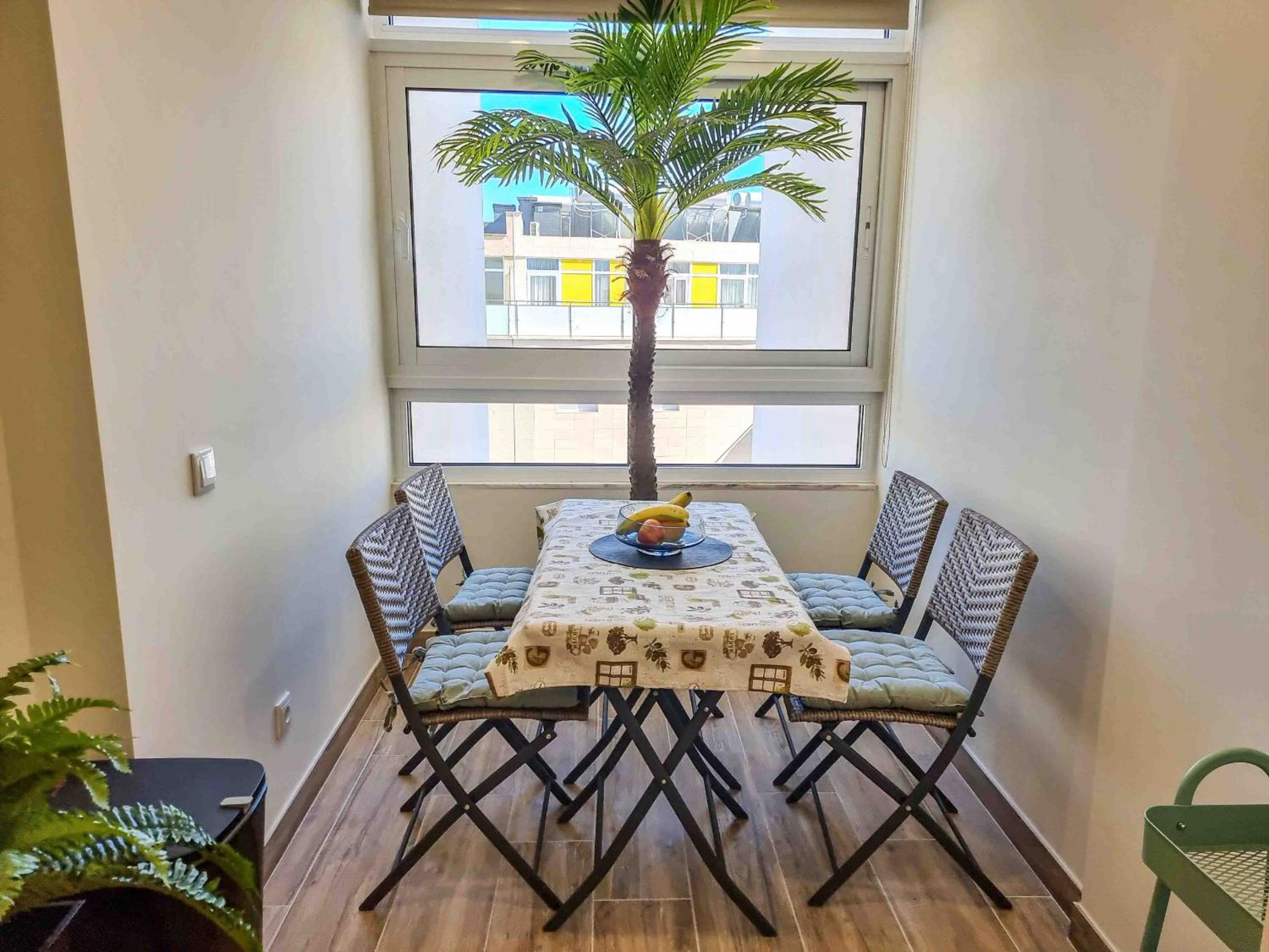 Apartment with Balcony - Photo 29