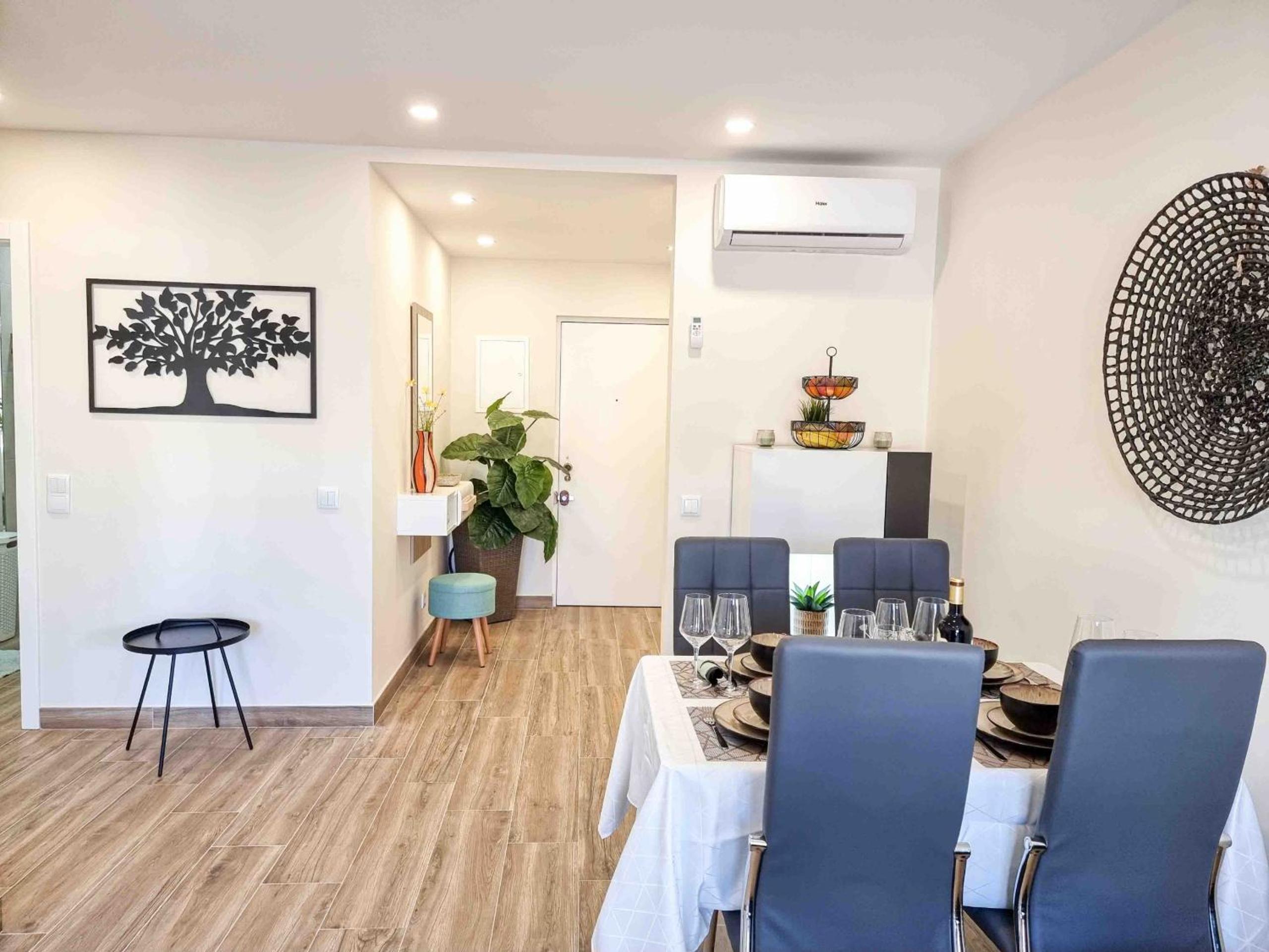 Apartment with Balcony - Photo 38