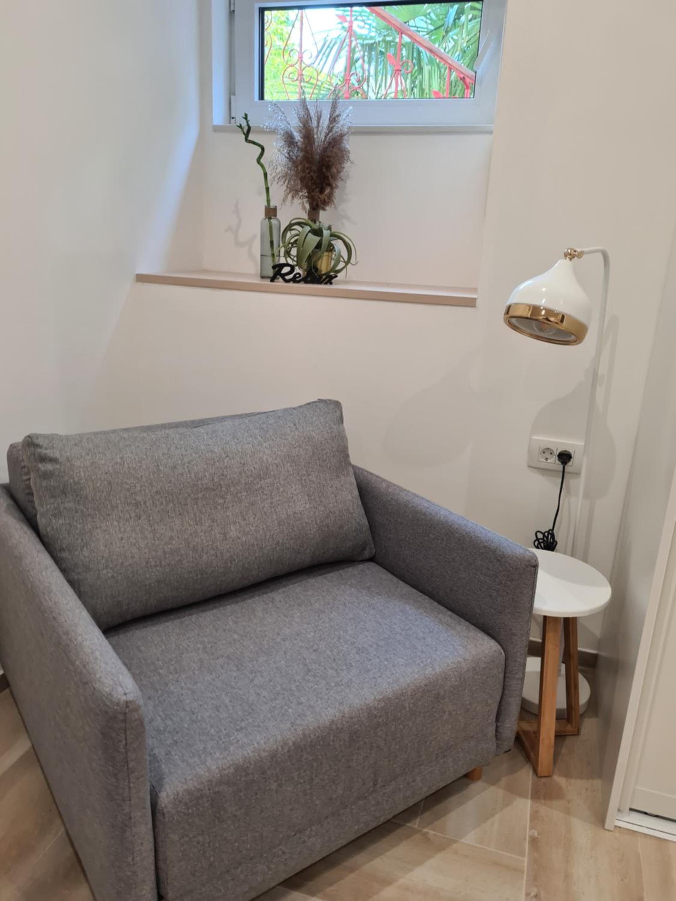 Studio with Sofa Bed - Photo 9