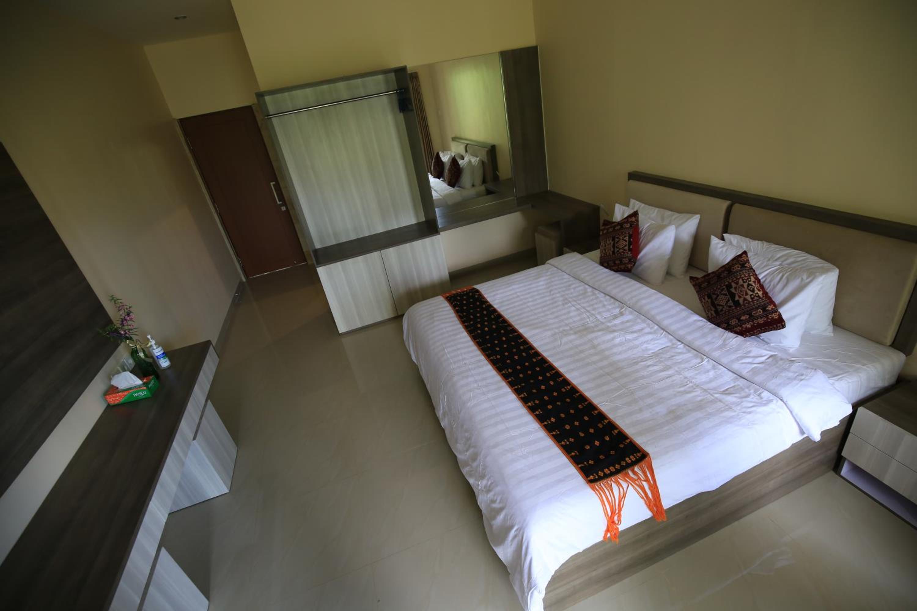 Villa with Garden View - Photo 6