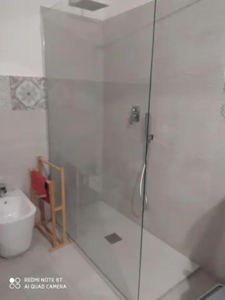 Twin Room With Shared Toilet photo 3