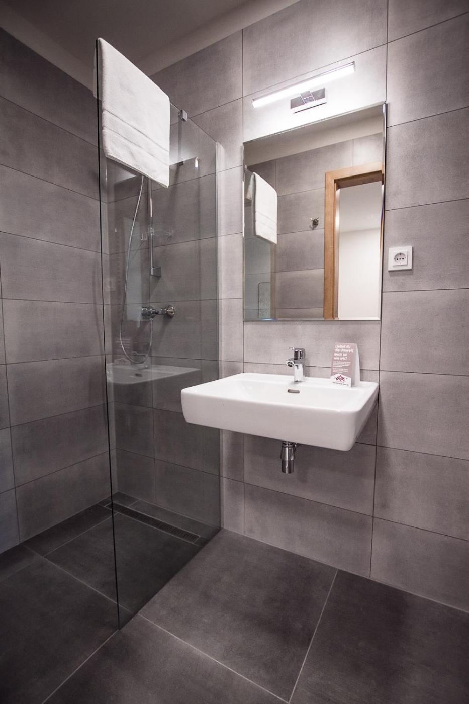 Double Room - Photo 9