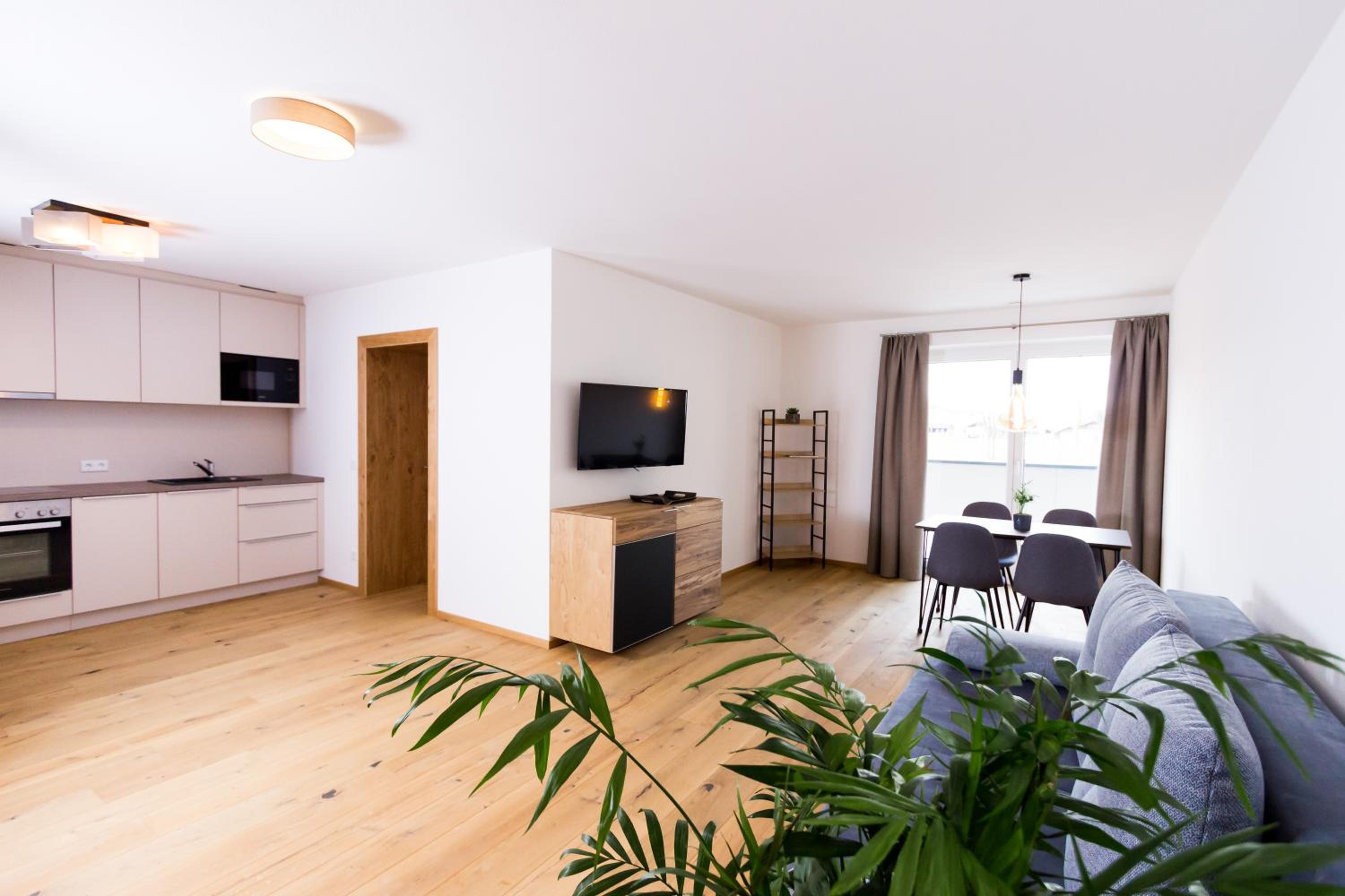One-Bedroom Apartment photo 1