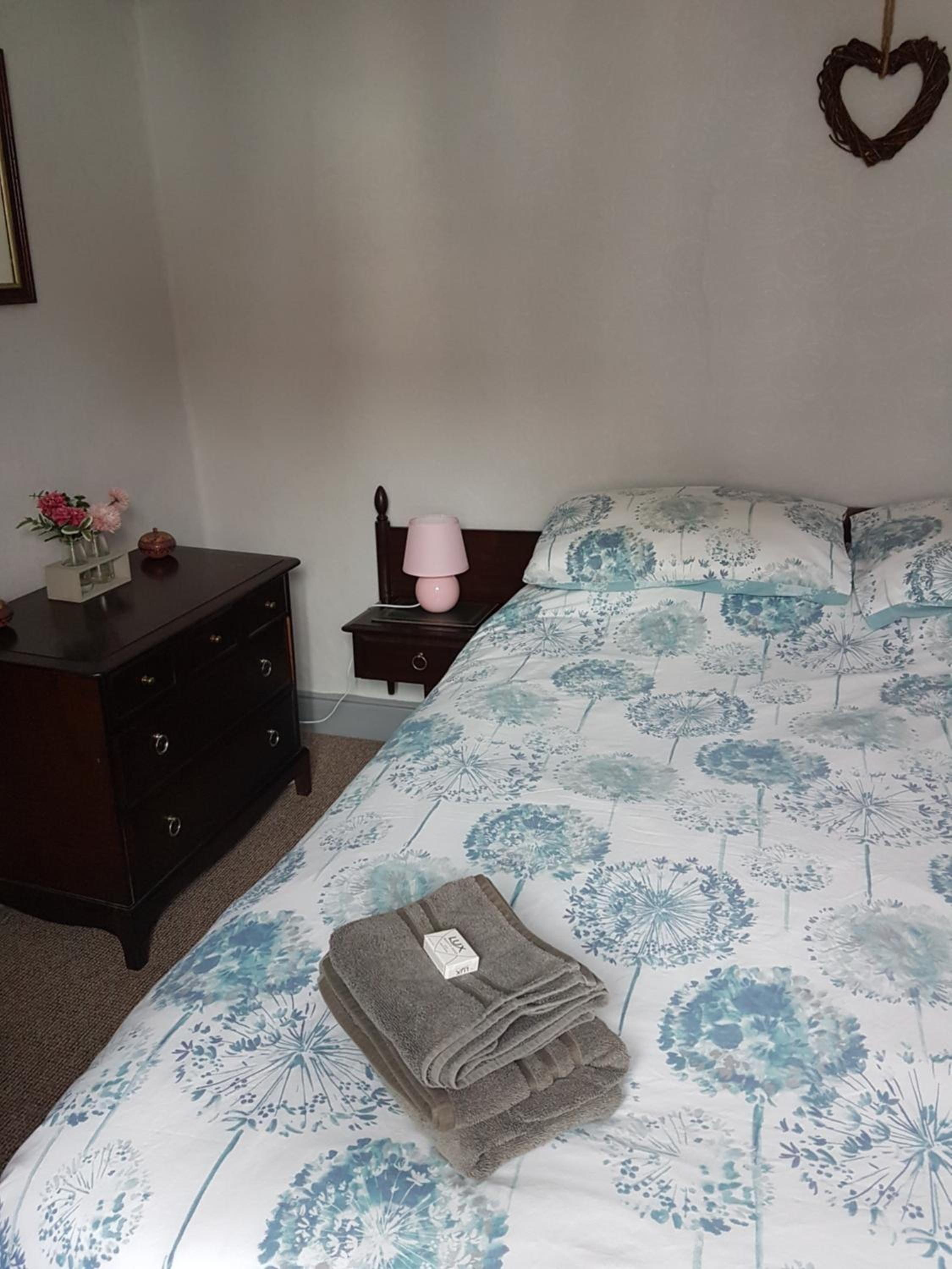 Budget Double Room - Photo 2