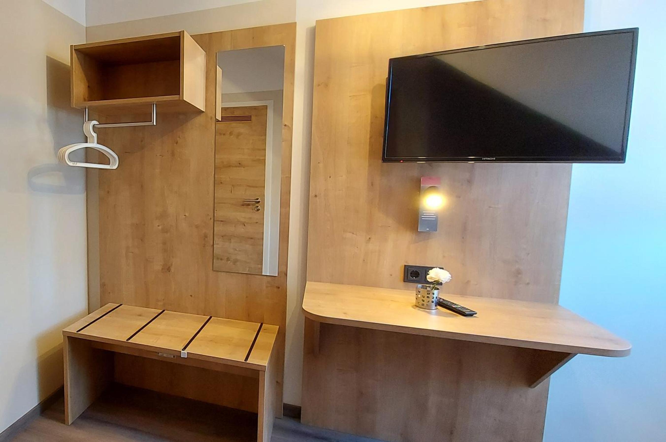 Budget Double Room photo 2