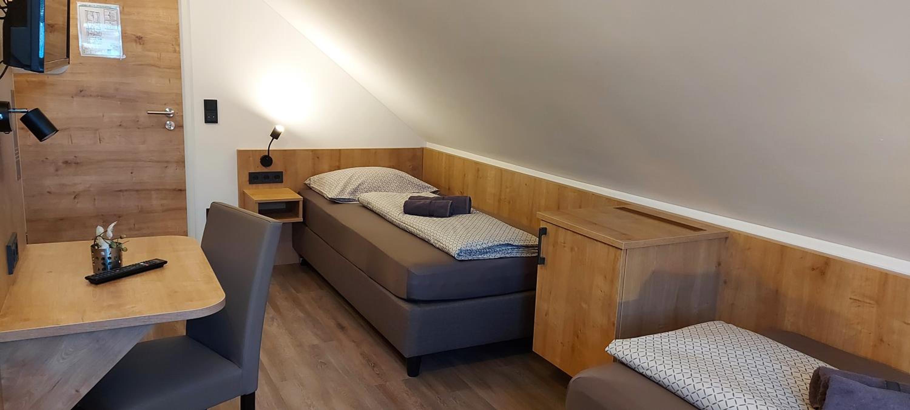 Small Twin Room photo 1