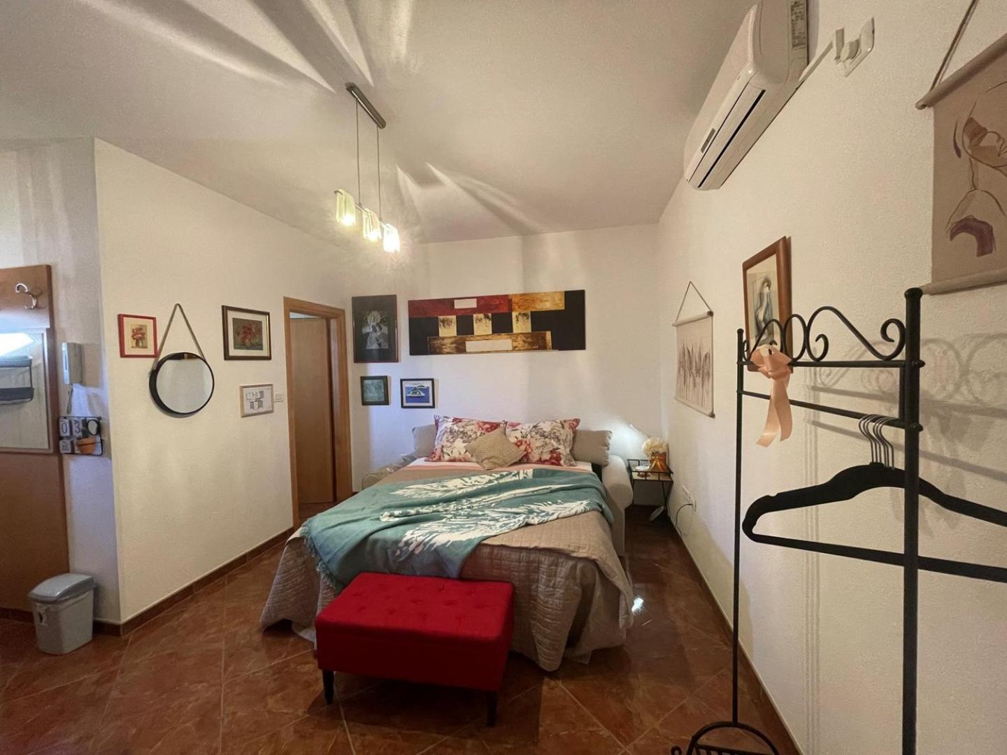 Studio Apartment with Terrace - Photo 11