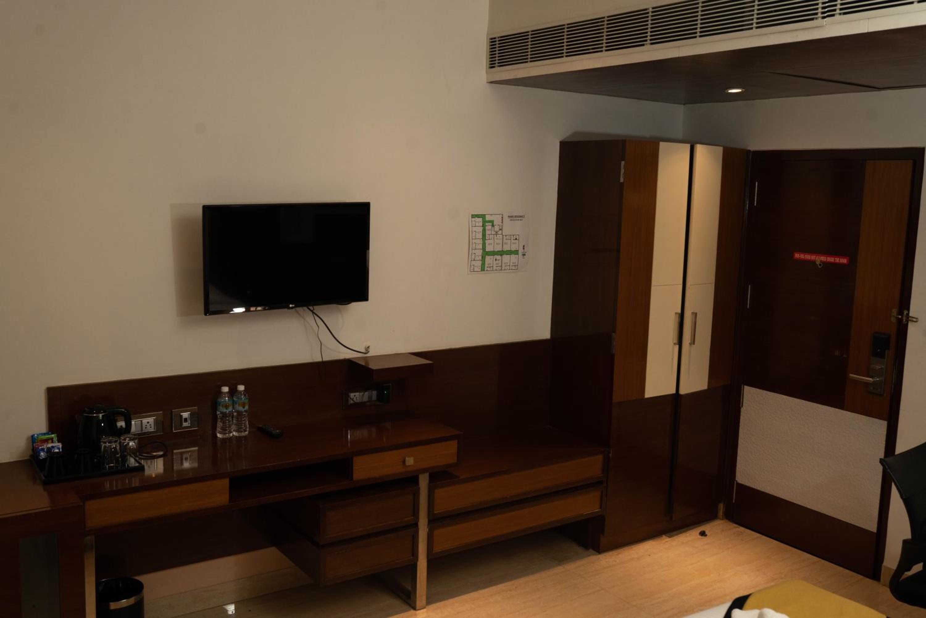Deluxe Double or Twin Room photo 3