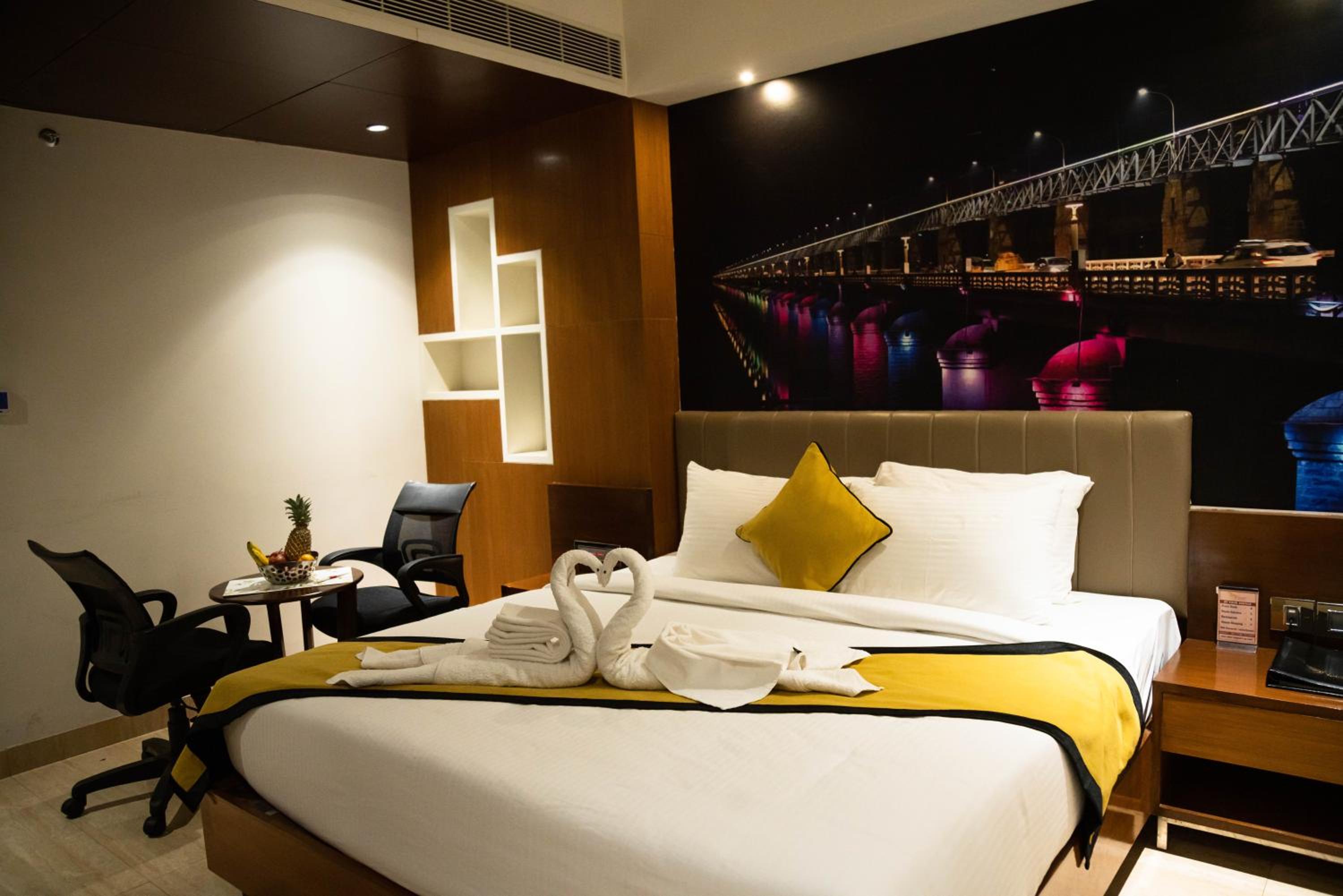 Deluxe King Room photo 1