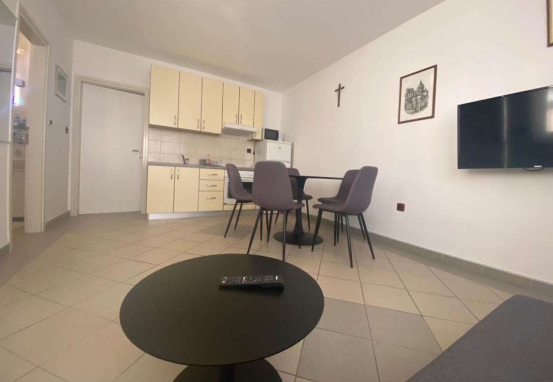 Apartment - Ground Floor photo 2