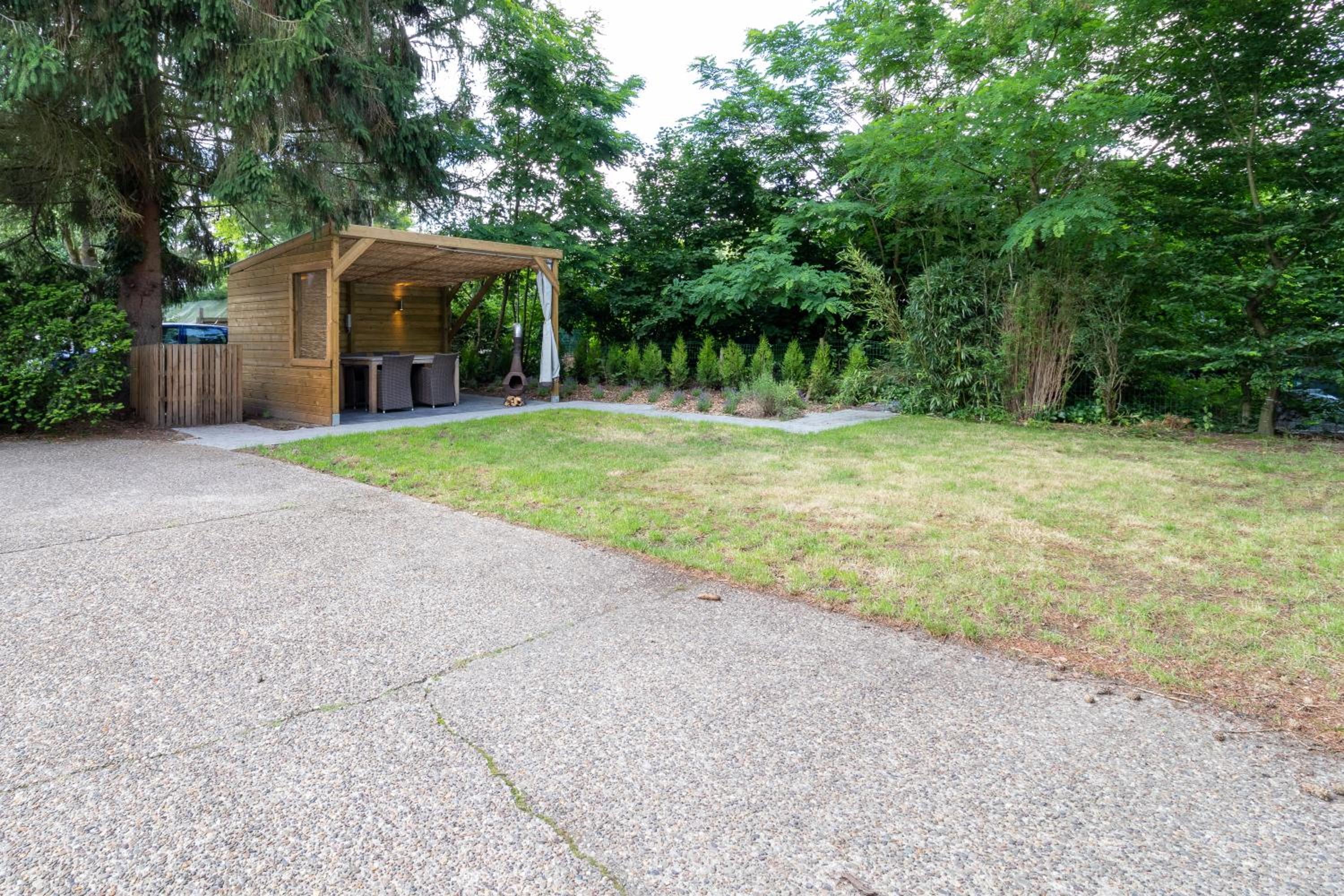 Three-Bedroom House photo 3