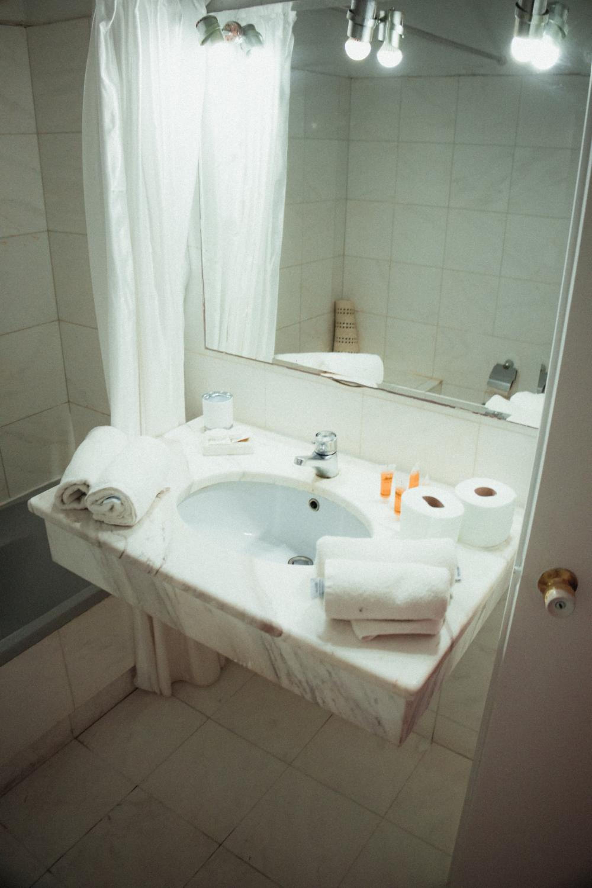 Junior Suite with Pool View (3 adults) photo 2