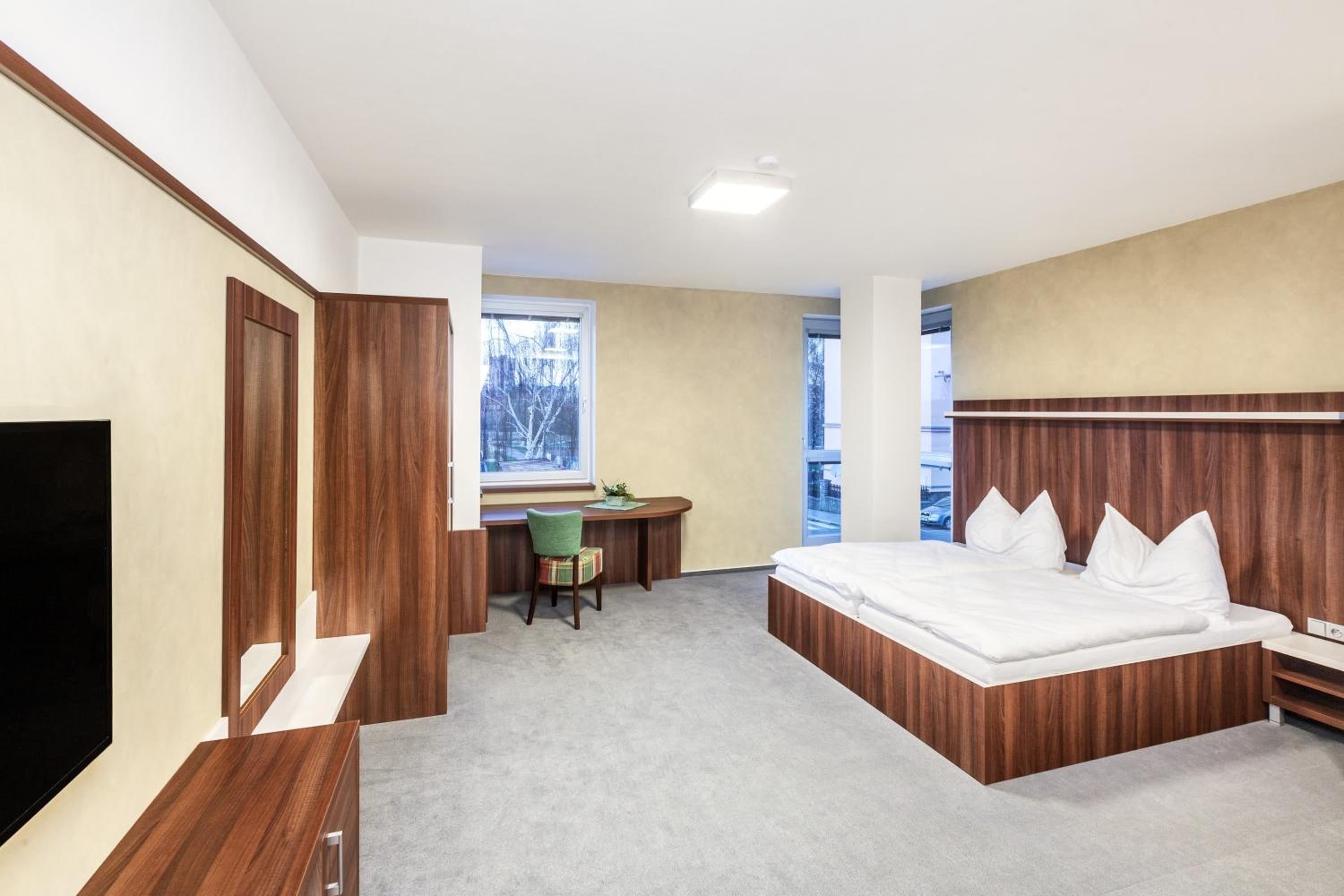 Double Room - Photo 2