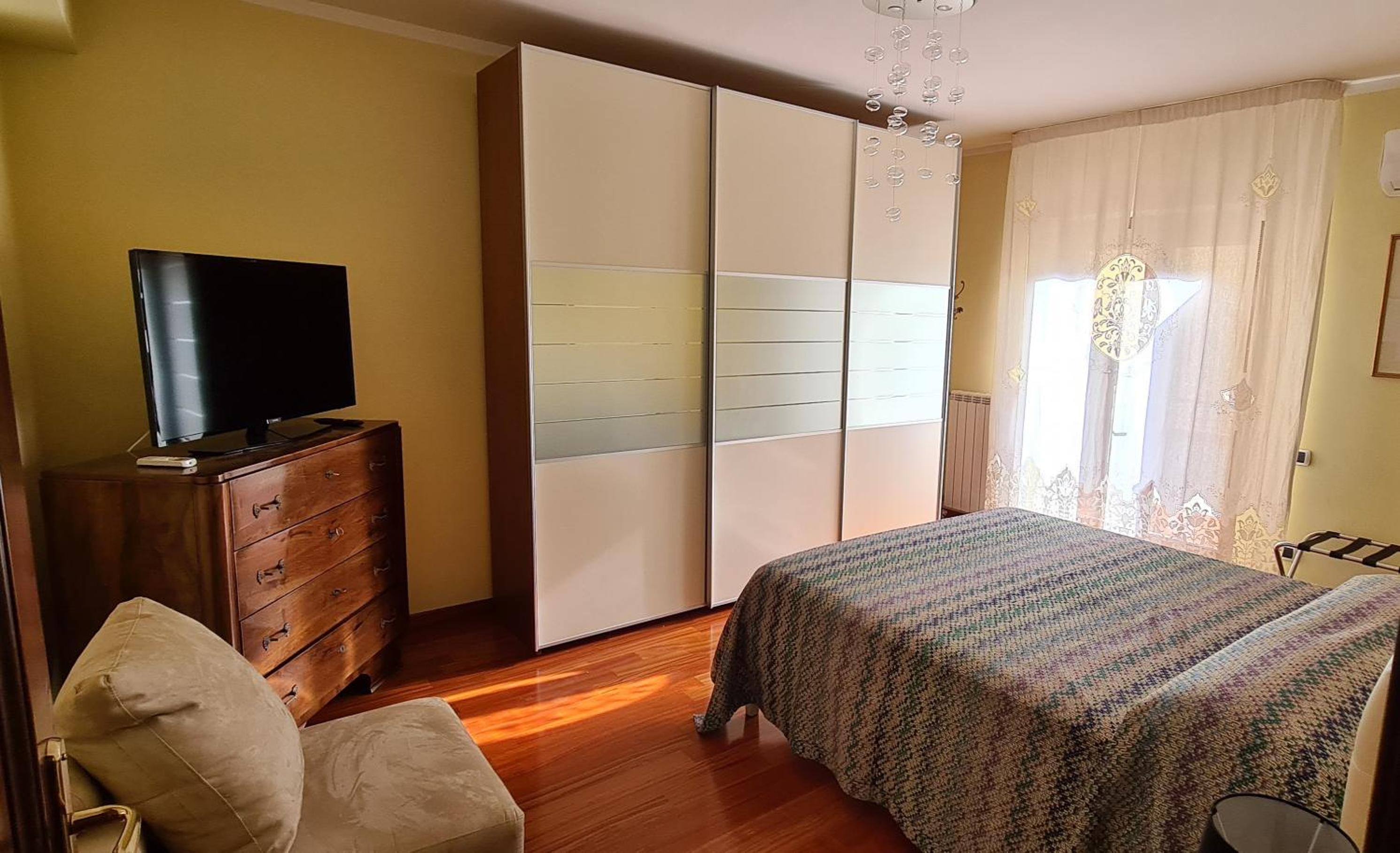 Family Room - Photo 9