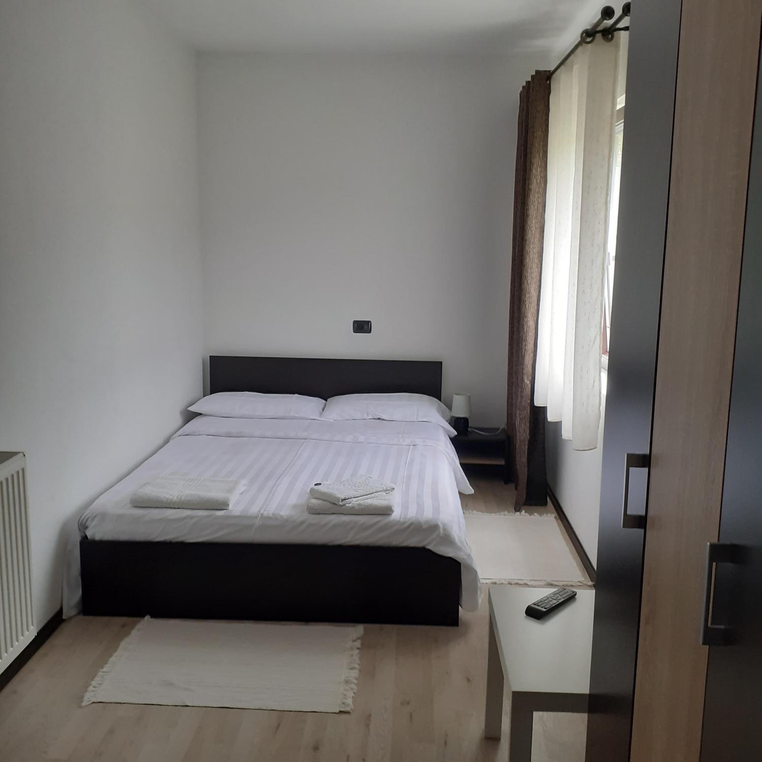 Standard Double Room - Photo 4