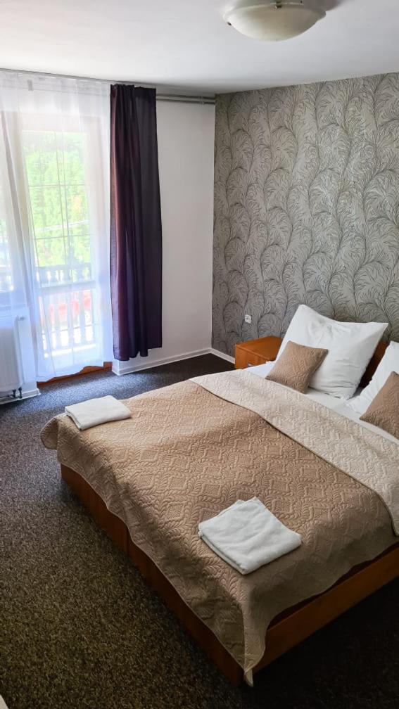 Double Room with Balcony - Photo 5