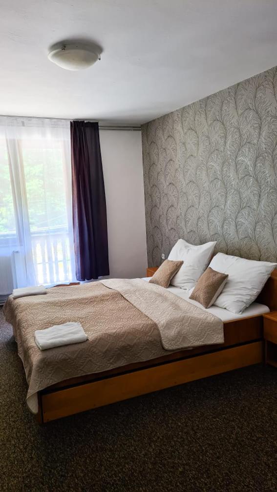 Double Room with Balcony - Photo 1