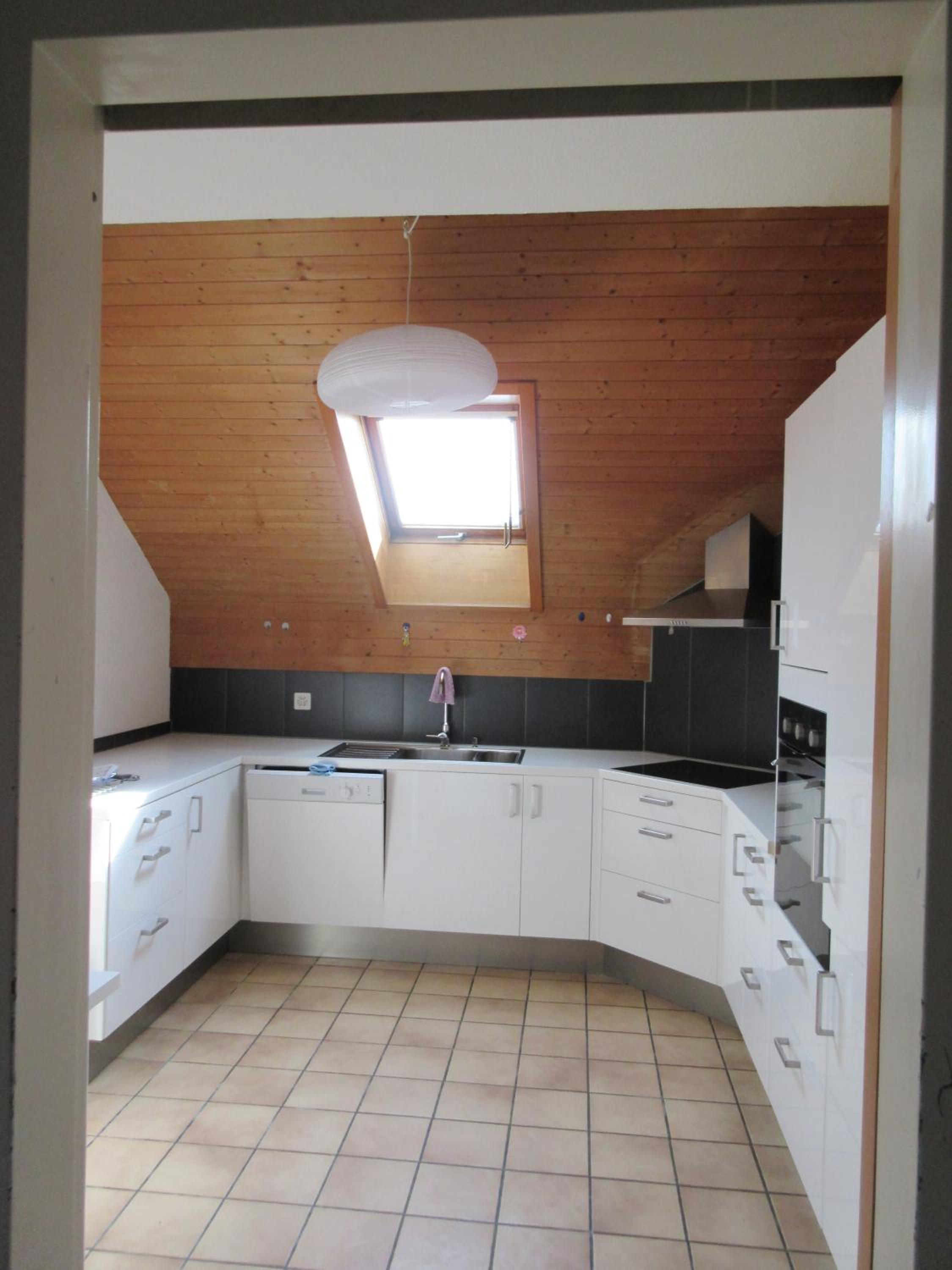 Basic Single Room with Shared Bathroom photo 2